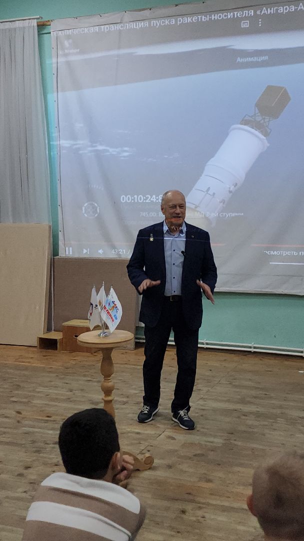 день космонавтики, 12 апреля, пантелеимоновский храм, Дмитрий Денисов, Буран, Игорь Волк, Валерий Ваньшин, Анатолий Левченко,Заслуженный летчик-испытатель РФ,