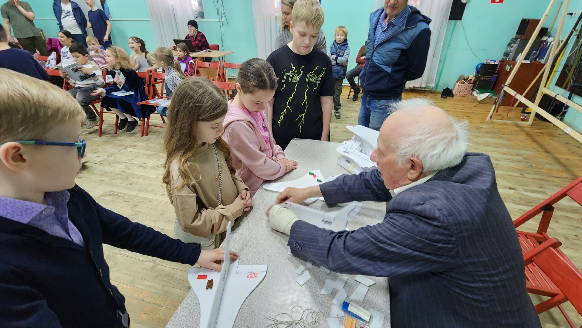 день космонавтики, 12 апреля, пантелеимоновский храм, Дмитрий Денисов, Буран, Игорь Волк, Валерий Ваньшин, Анатолий Левченко,Заслуженный летчик-испытатель РФ,