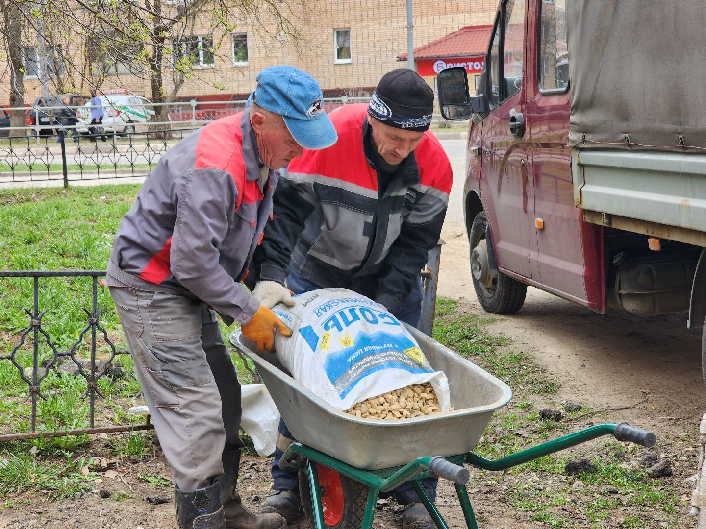 Руза, ремонт дорог, пешеходная дорожка, ремонт пешеходной дорожки, дорожные службы, дорожные работы, рузский городской округ,