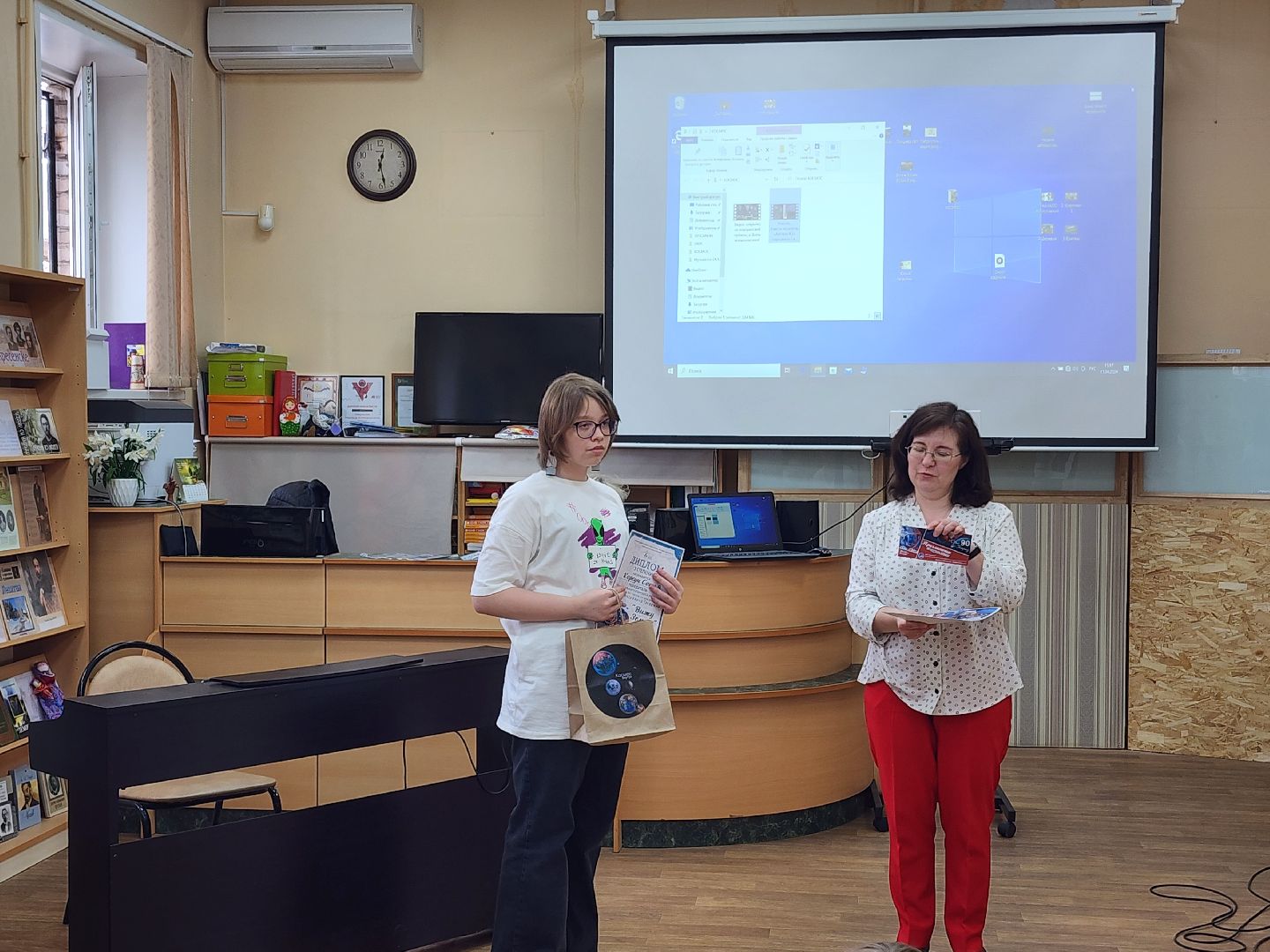 конкурс рисунков, день космонавтики,