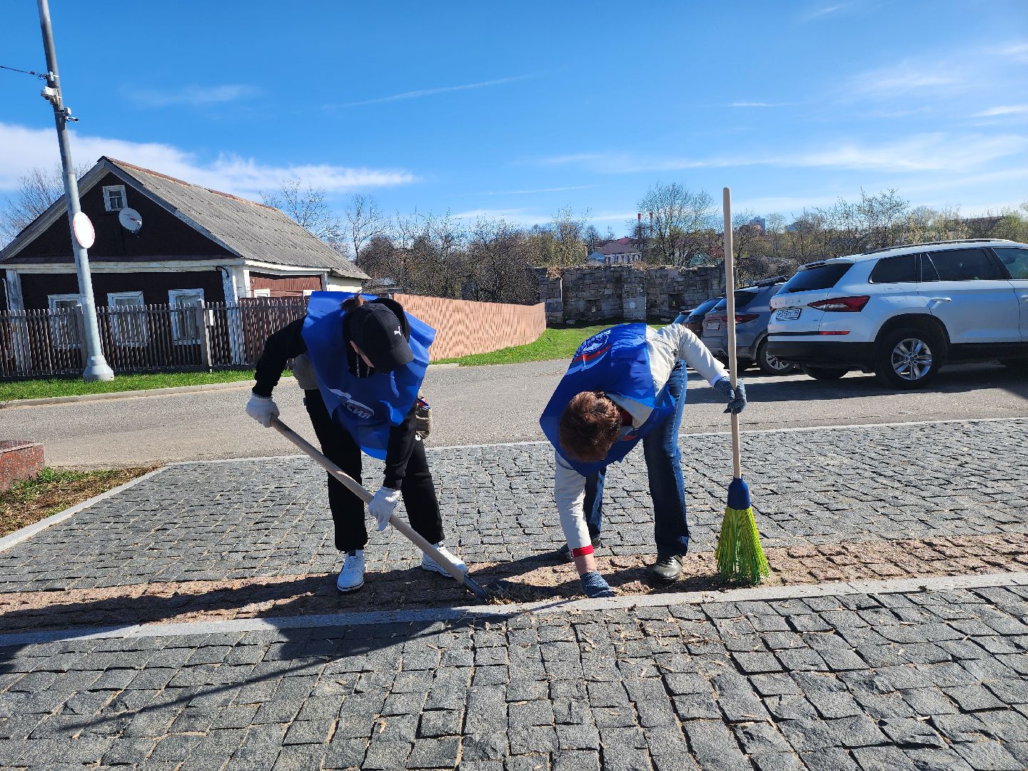 серпухов, подмосковье, субботник, соборная гора, уборка города,