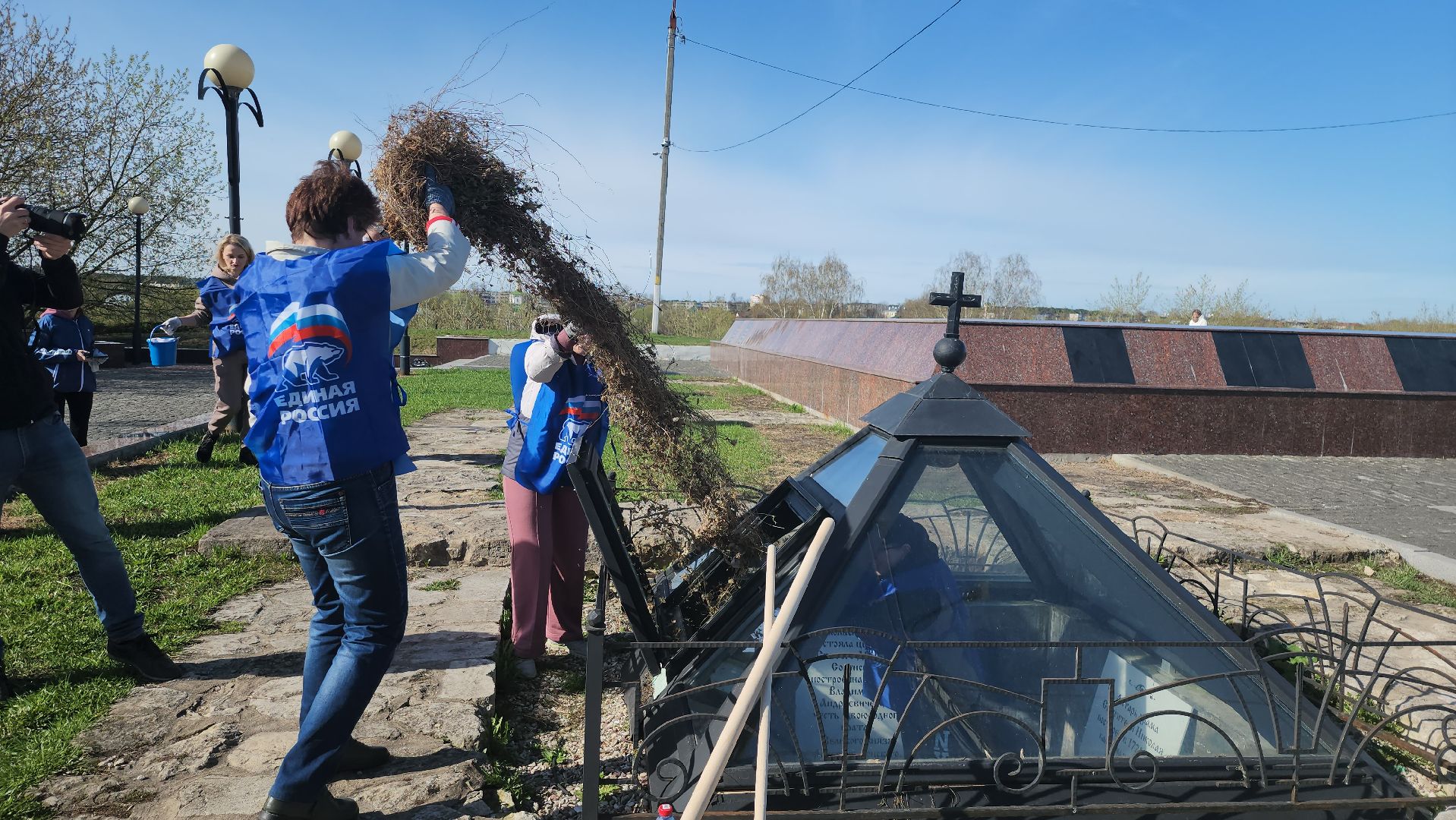 серпухов, подмосковье, субботник, соборная гора, уборка города,