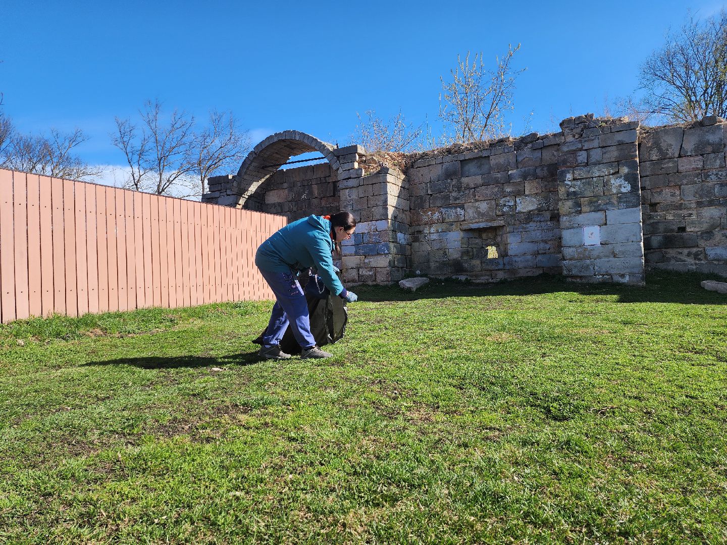 серпухов, подмосковье, субботник, соборная гора, уборка города,
