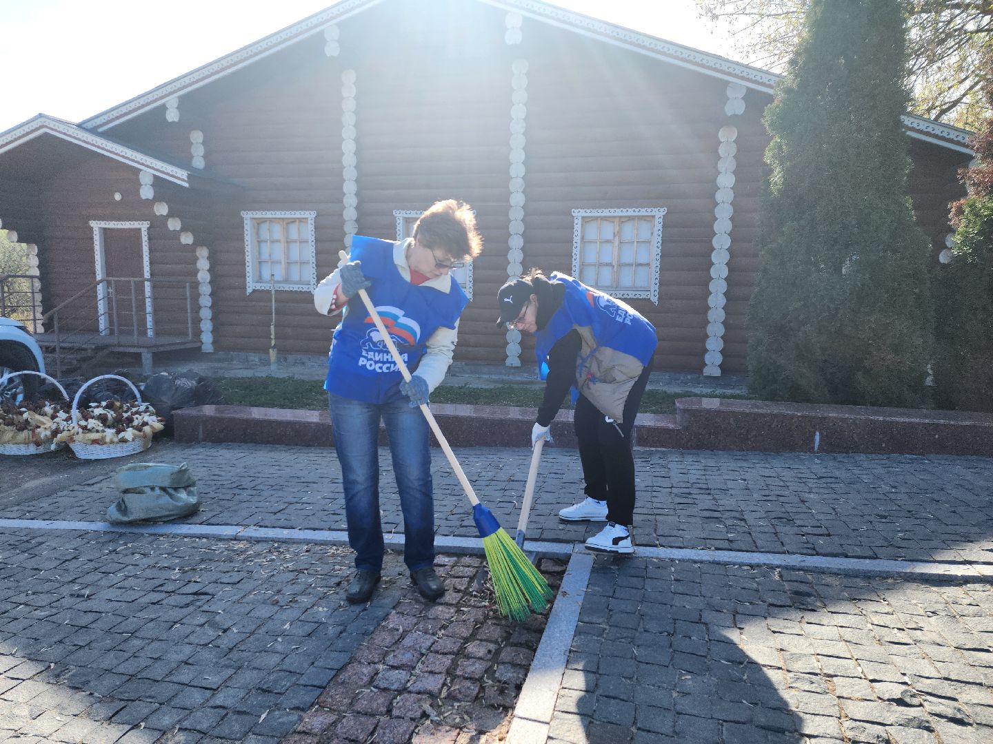 серпухов, подмосковье, субботник, соборная гора, уборка города,