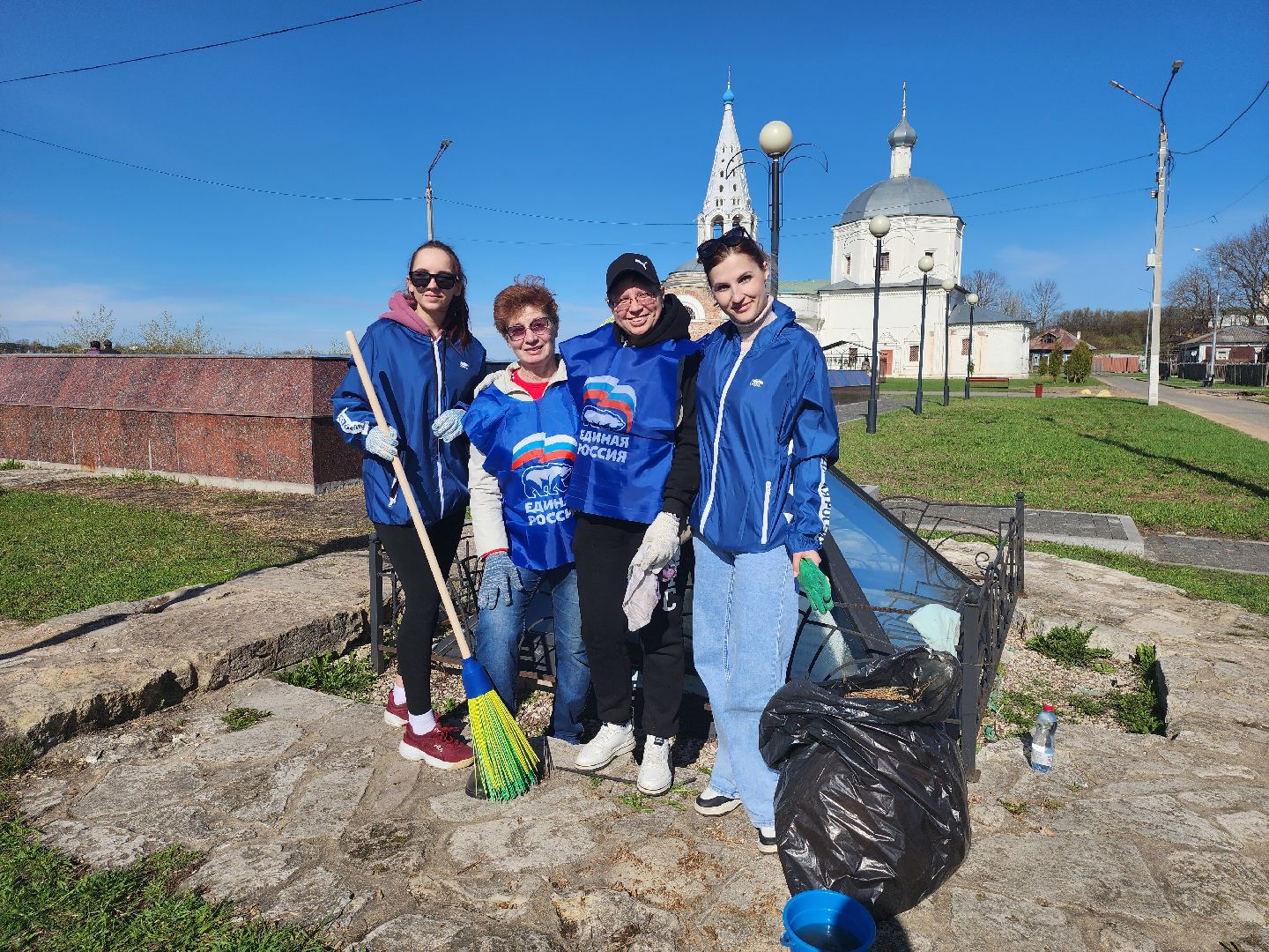 серпухов, подмосковье, субботник, соборная гора, уборка города,