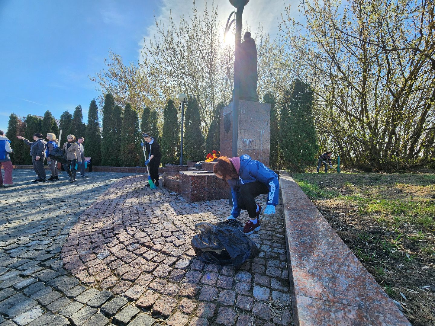серпухов, подмосковье, субботник, соборная гора, уборка города,