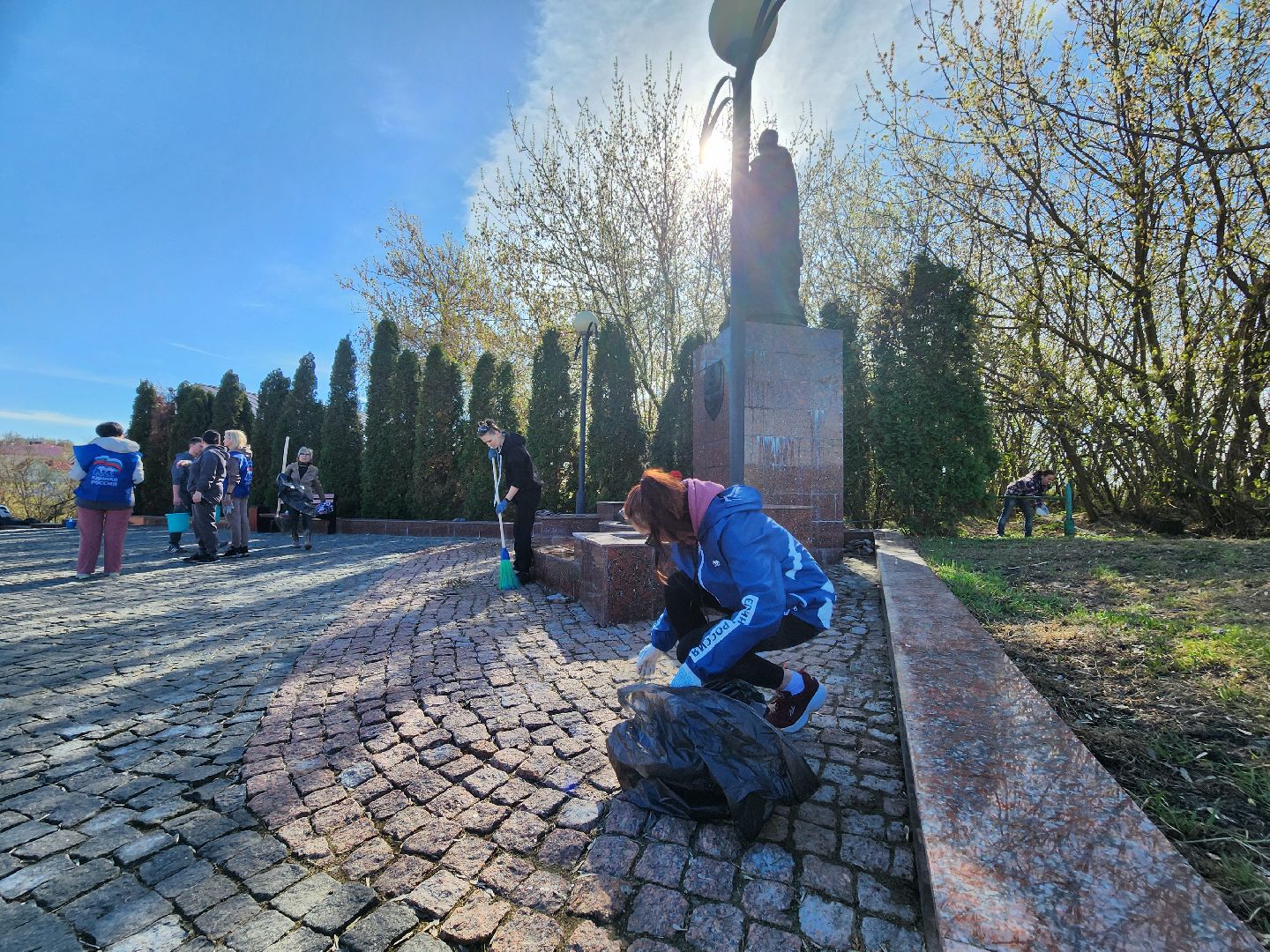 серпухов, подмосковье, субботник, соборная гора, уборка города,