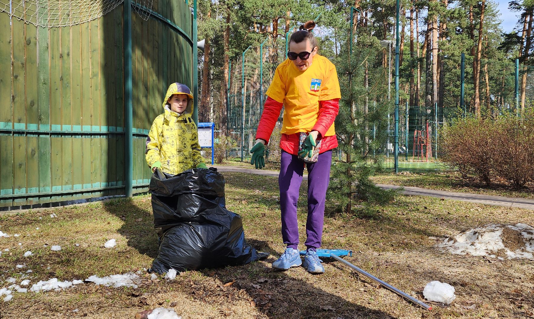 красногорск, субботник, детский городок Сказочный, общество инвалидов, особенные дети,