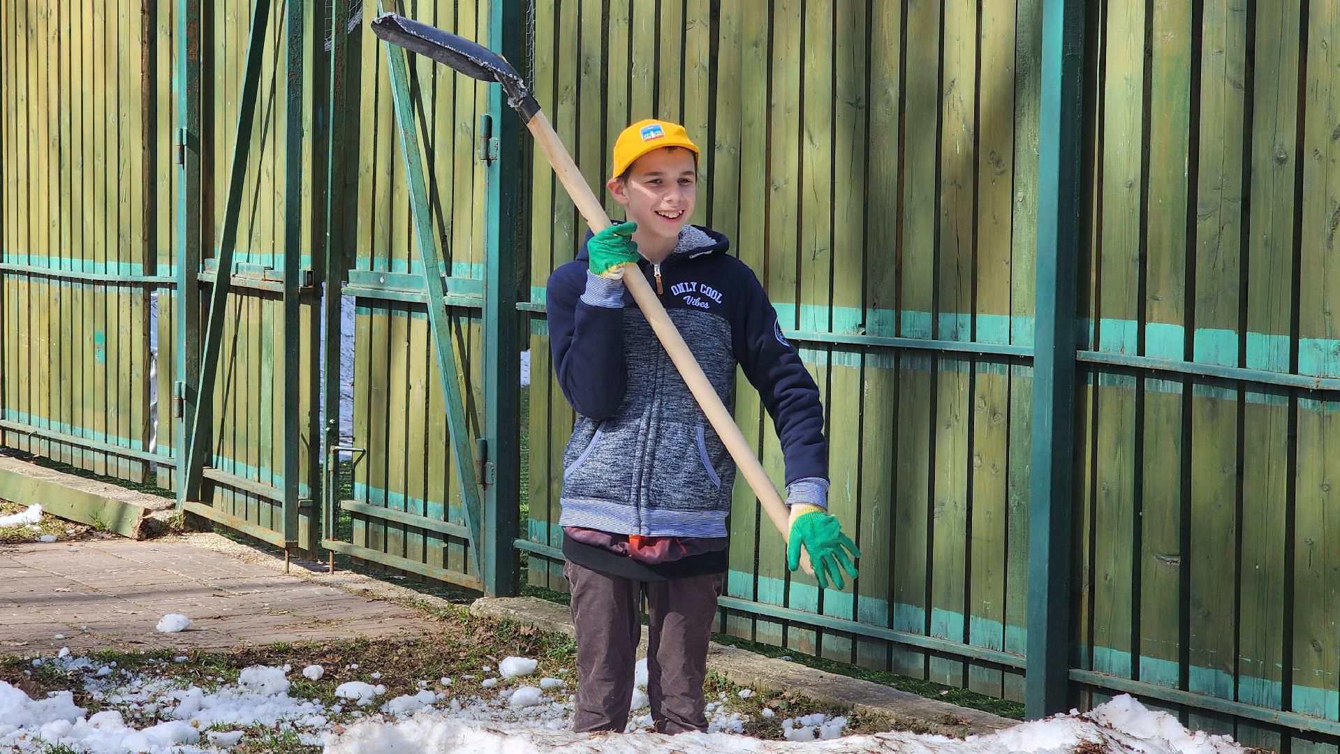 красногорск, субботник, детский городок Сказочный, общество инвалидов, особенные дети,