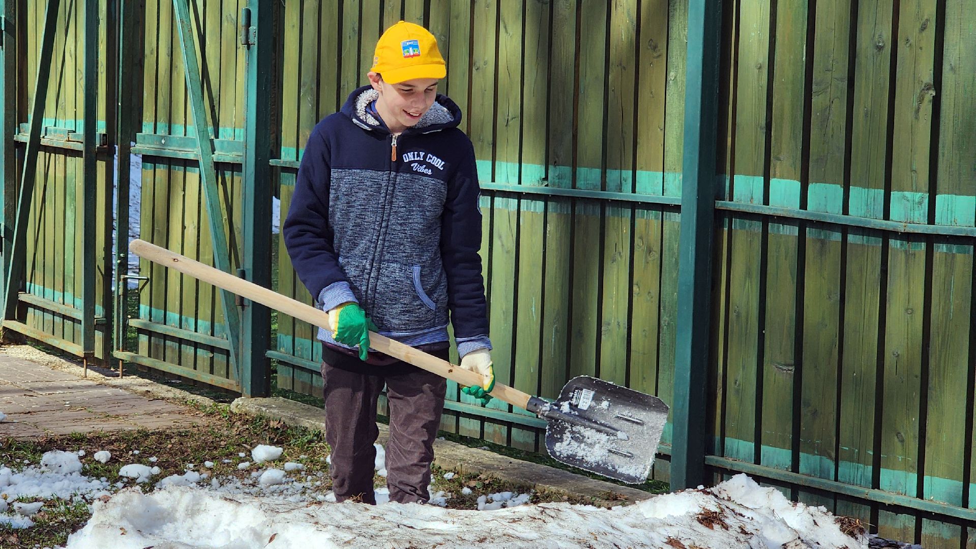 красногорск, субботник, детский городок Сказочный, общество инвалидов, особенные дети,
