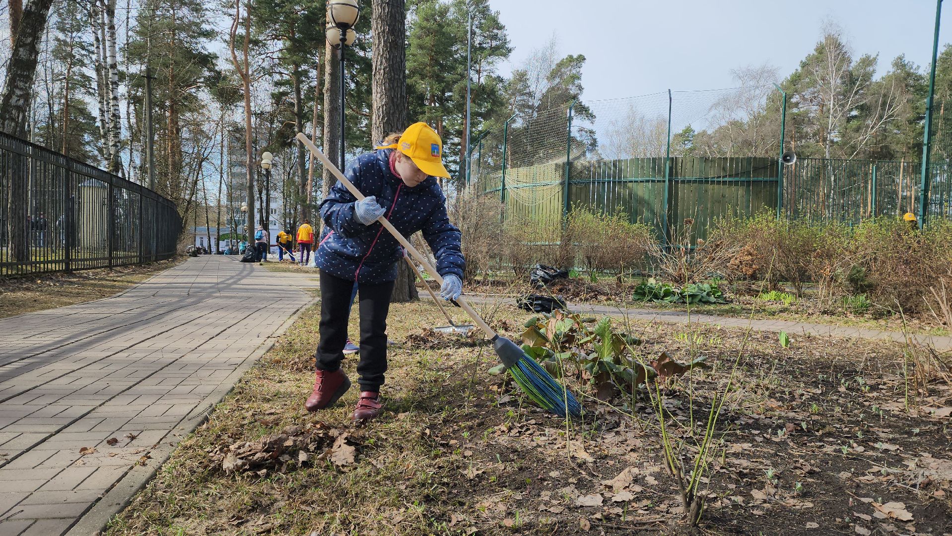 красногорск, субботник, детский городок Сказочный, общество инвалидов, особенные дети,