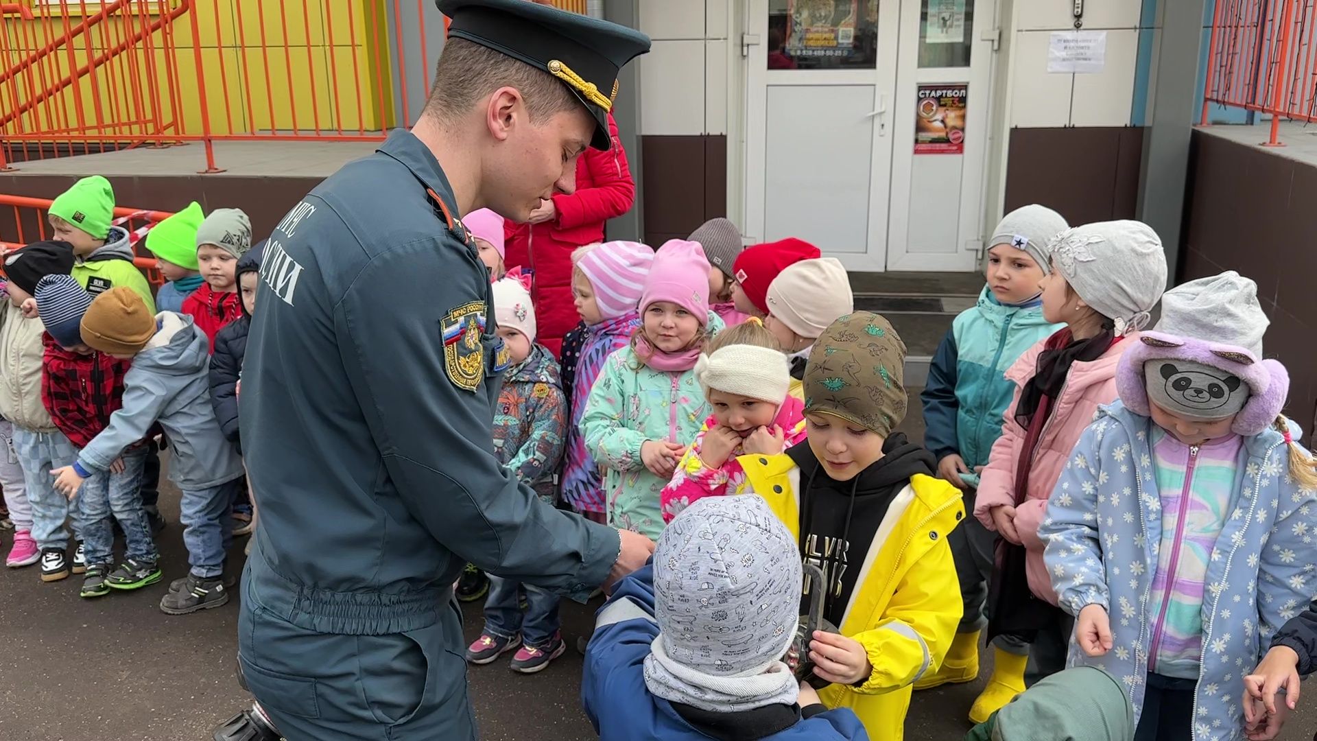 Реутов, детский, сад, МЧС, пожарная техника, люстра, пожарный рукав, вода,