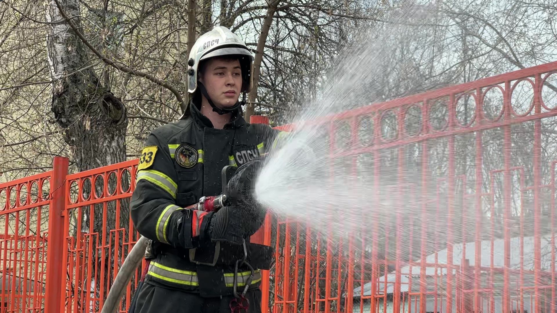 Реутов, детский, сад, МЧС, пожарная техника, люстра, пожарный рукав, вода,