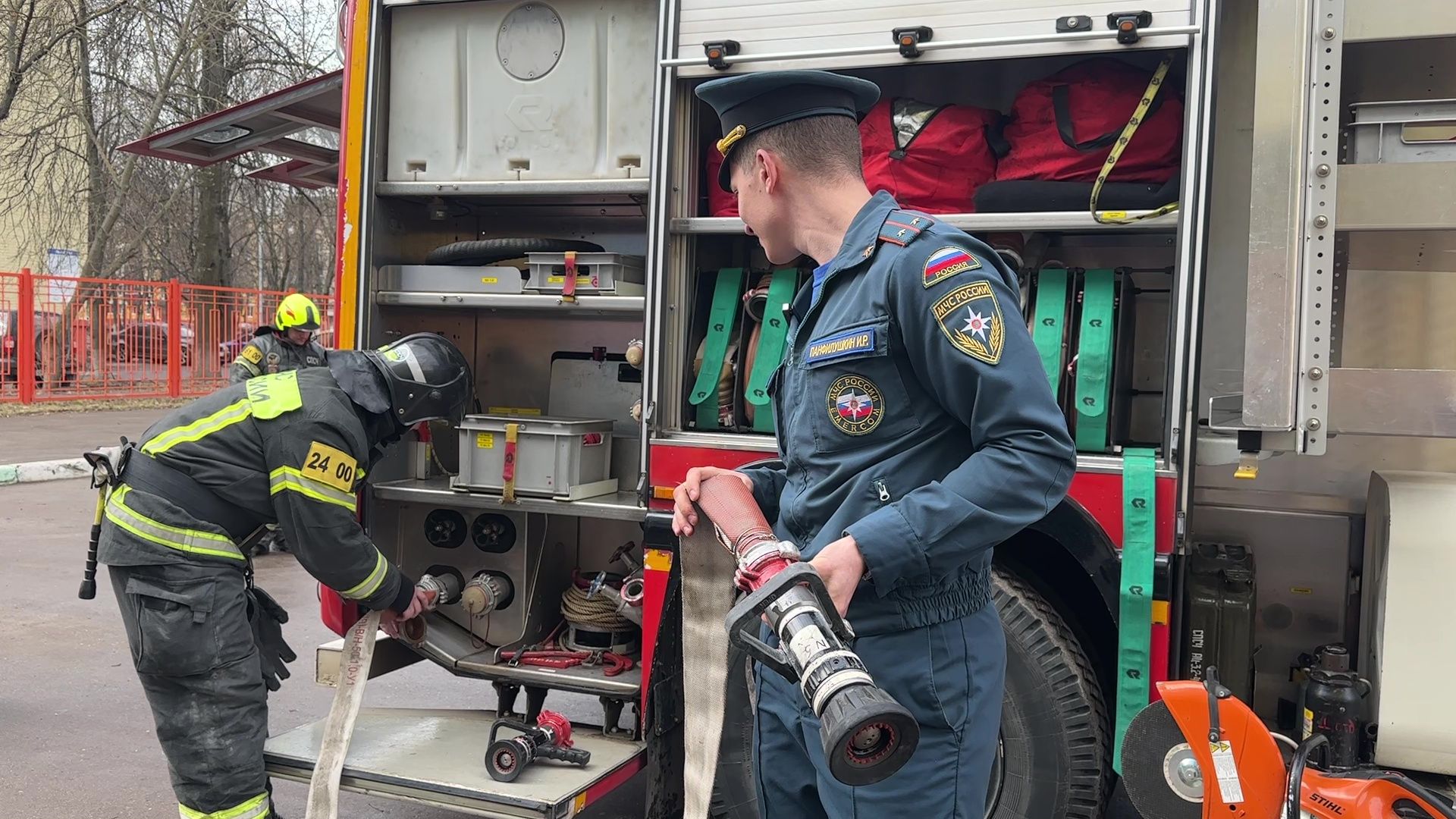 Реутов, детский, сад, МЧС, пожарная техника, люстра, пожарный рукав, вода,