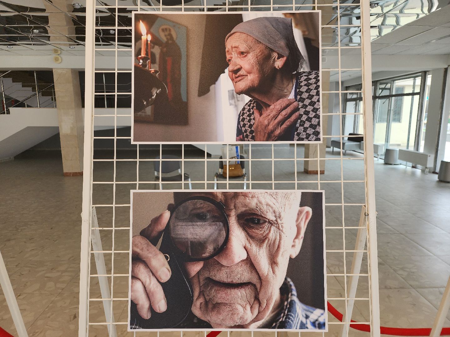 серебряные волонтеры, интернат, пожилые люди, экспозиция, фотовыставка, помощь людям,