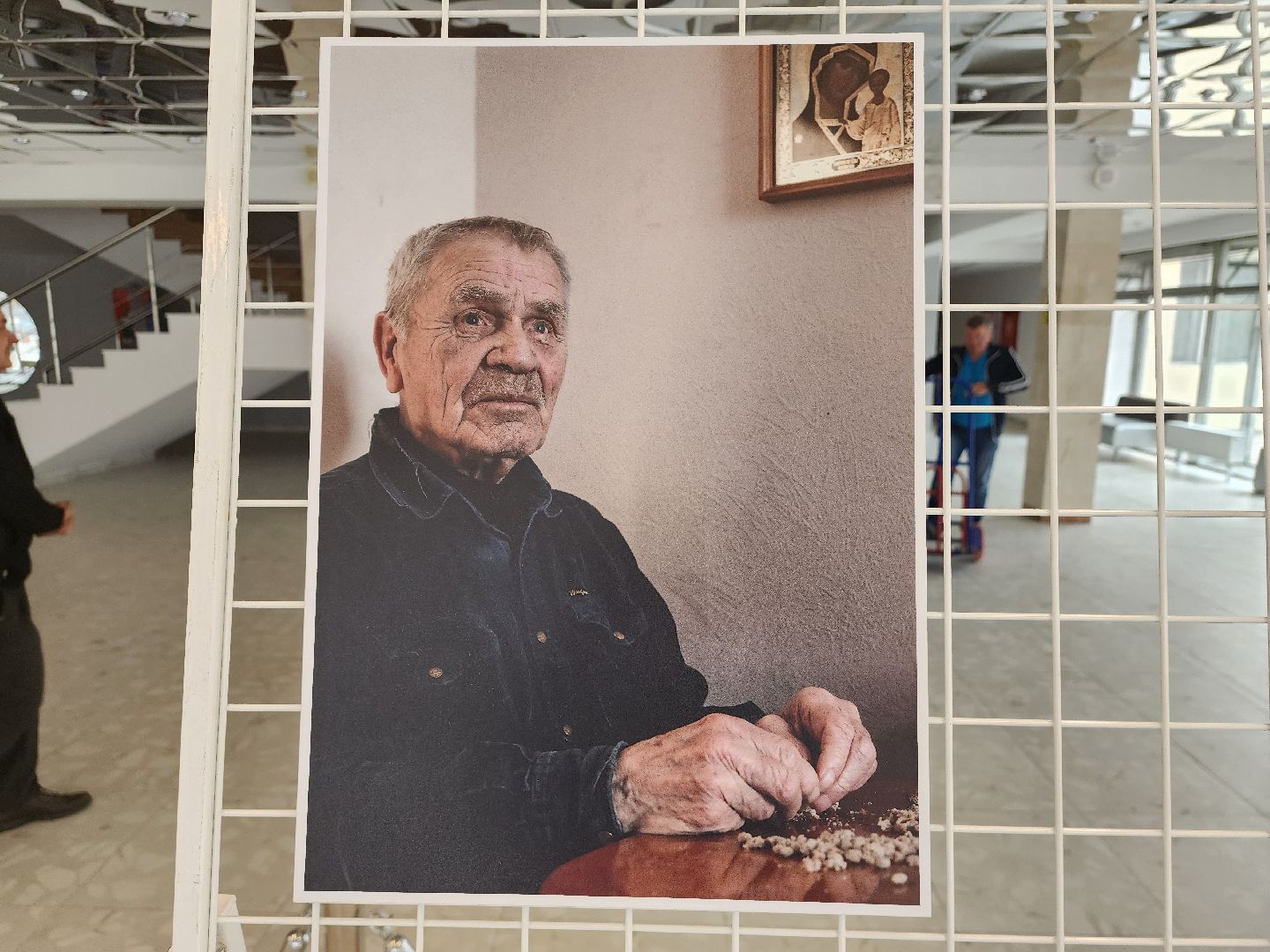 серебряные волонтеры, интернат, пожилые люди, экспозиция, фотовыставка, помощь людям,