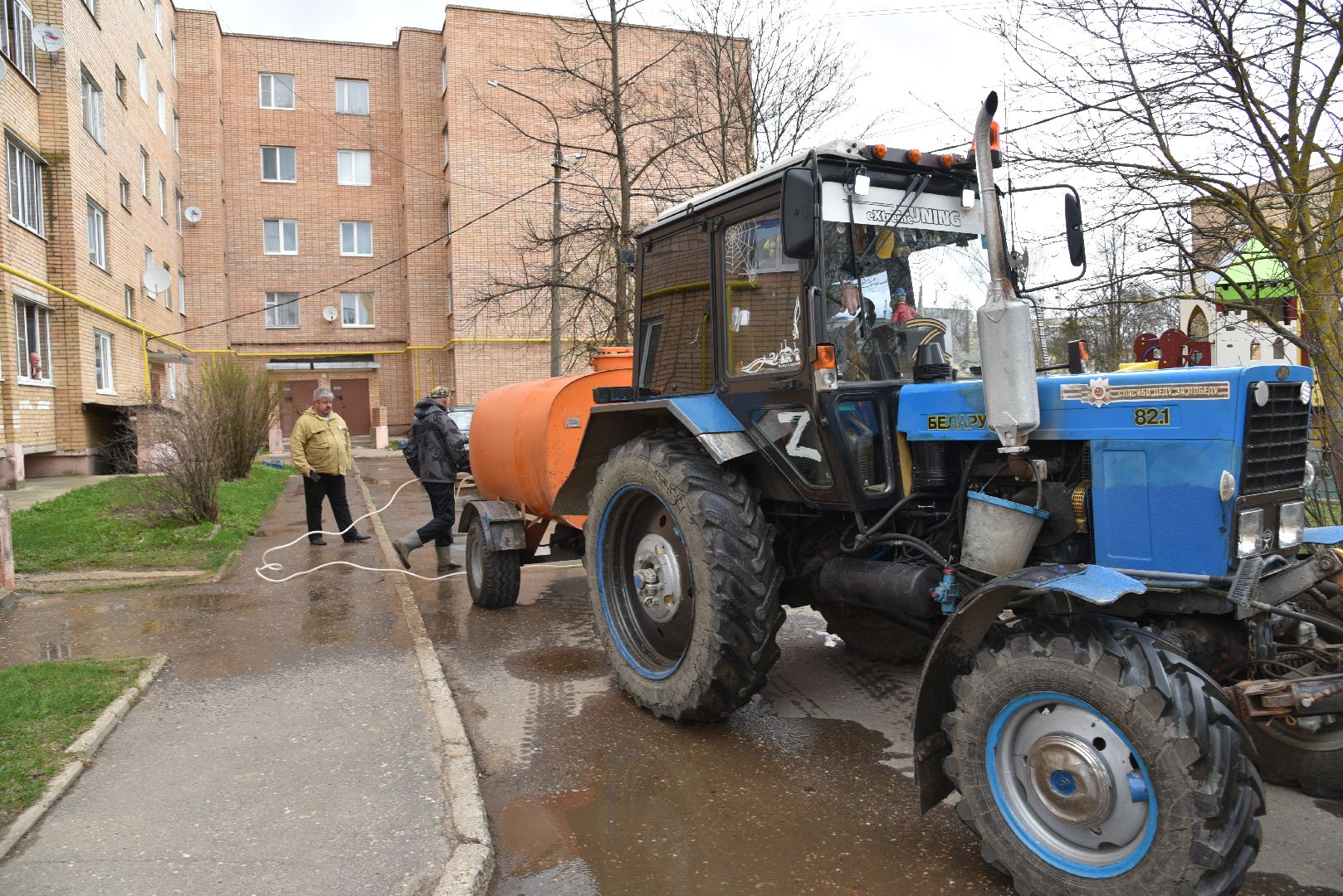 лотошино, благоуйстройство, уборка дворов после зимы, уборка детских площадок,