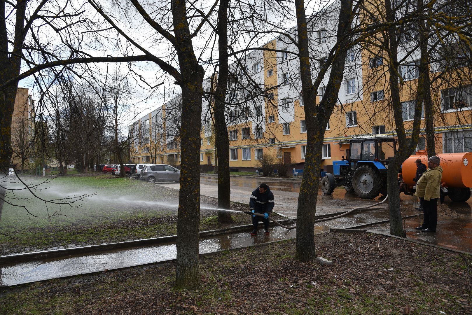 лотошино, благоуйстройство, уборка дворов после зимы, уборка детских площадок,