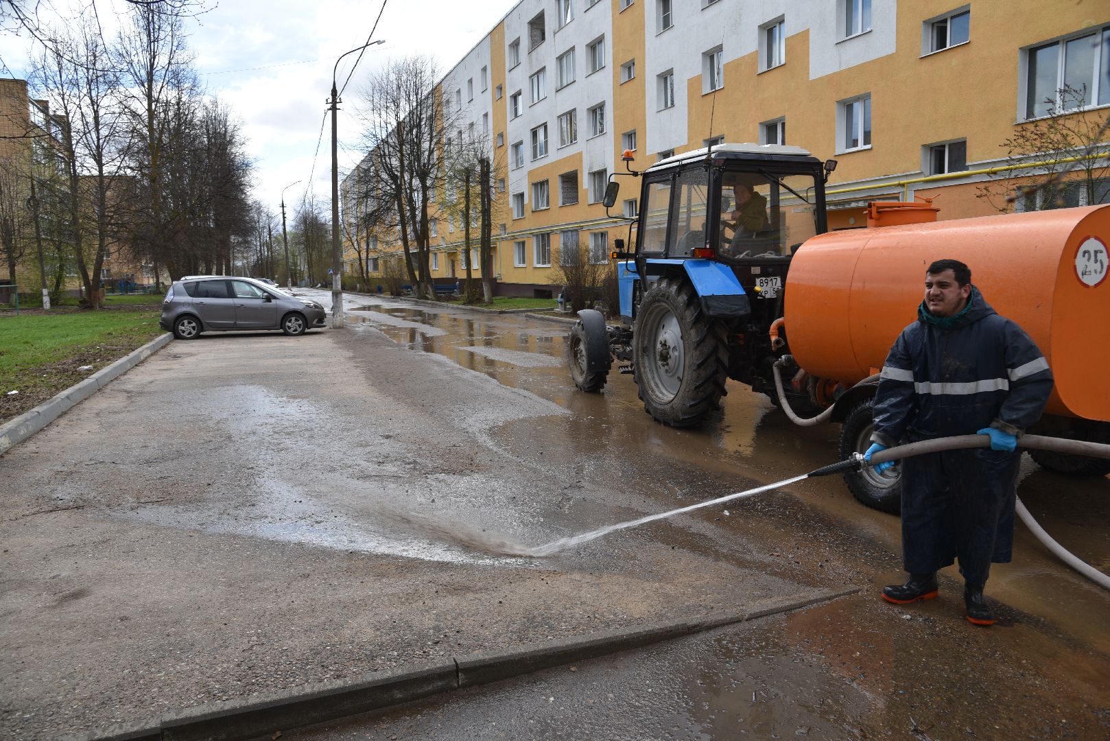 лотошино, благоуйстройство, уборка дворов после зимы, уборка детских площадок,