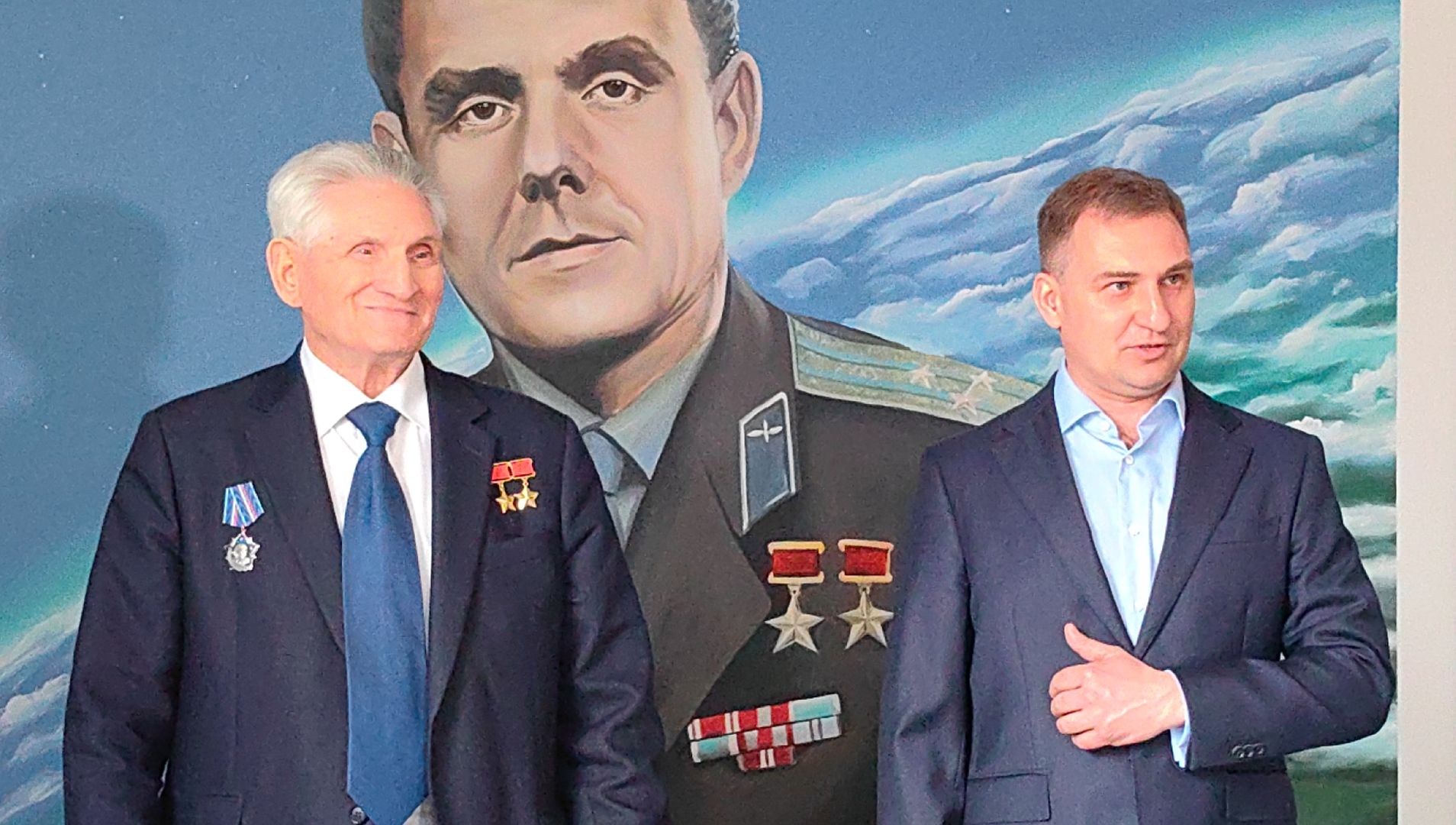 парта героя, космонавт борис волынов, торжественное открытие, школа имени Комарова,