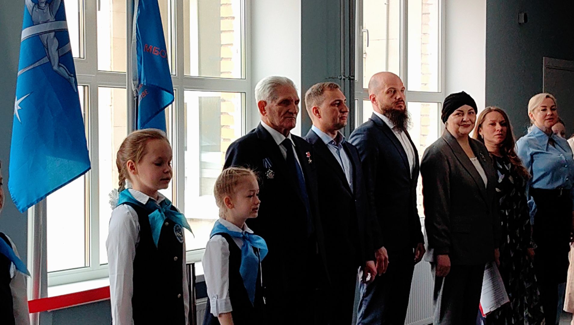 парта героя, космонавт борис волынов, торжественное открытие, школа имени Комарова,