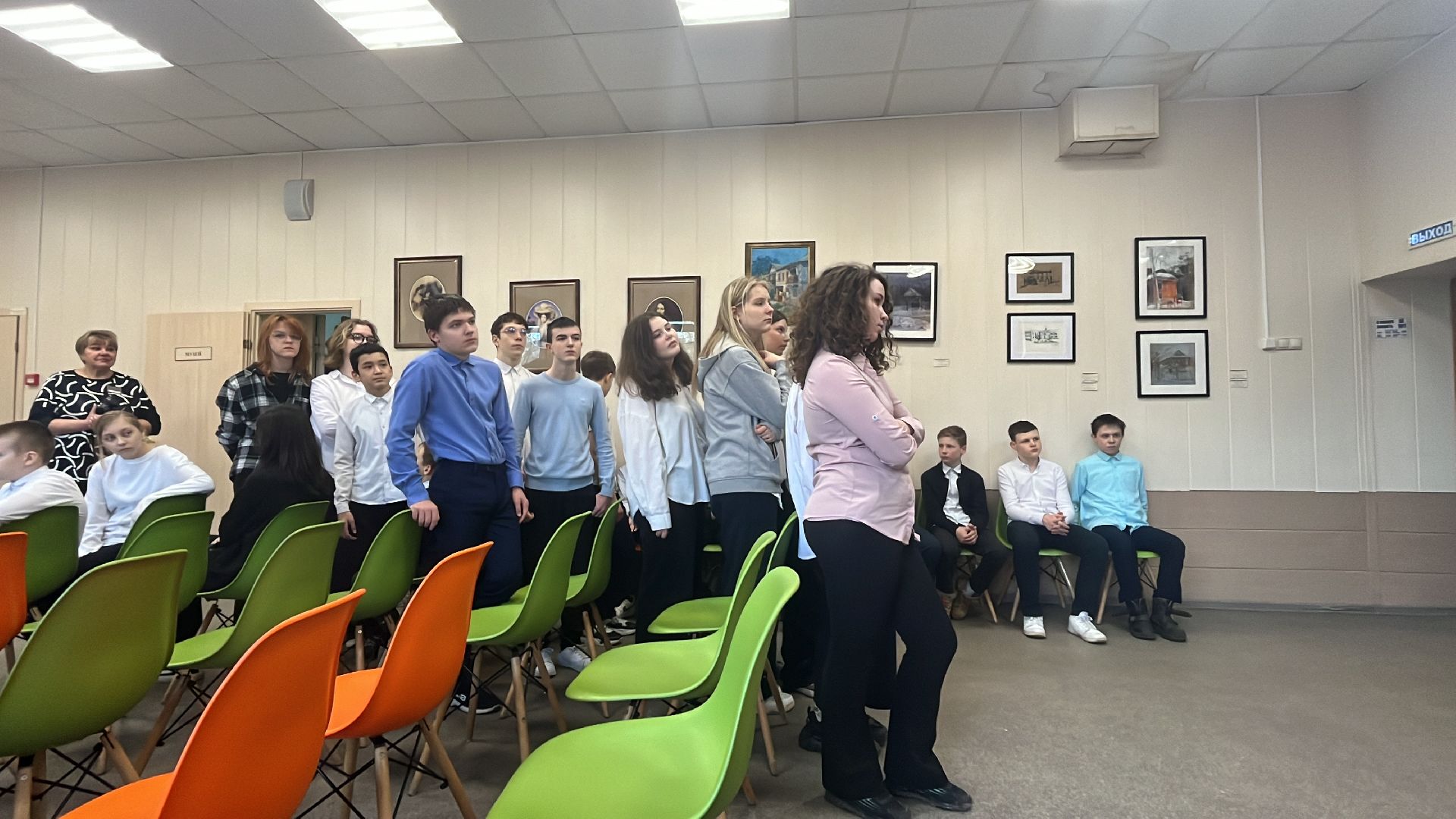 школьники, профориентация, экскурсия, экскурсия для школьников, библио-холл, библиотека,