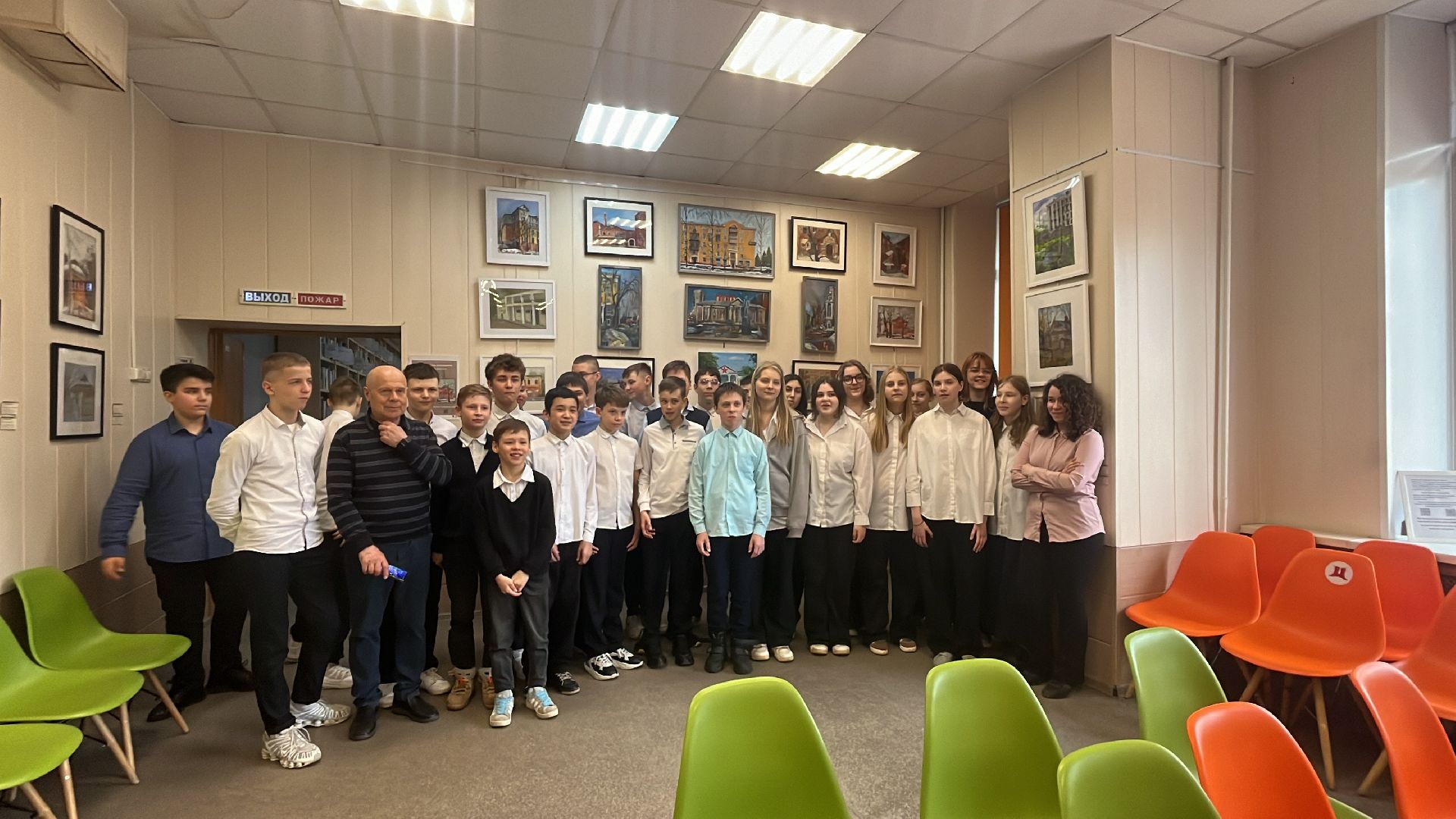 школьники, профориентация, экскурсия, экскурсия для школьников, библио-холл, библиотека,