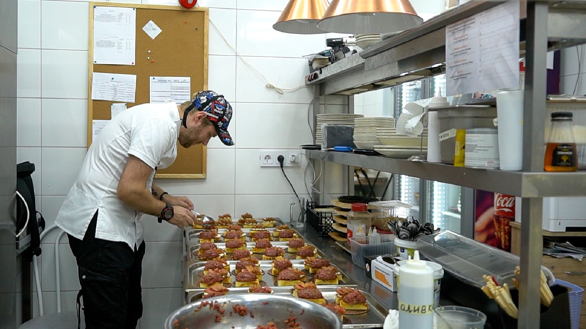 гастро, ужин, гастрономический вечер, Егорьевск, Владимир, Ржев, бабагануш, тартар, лук, сыр, креветки, лосось, чрная смородина, говядина, ягненок, десерт, мильфей, малина, еда,