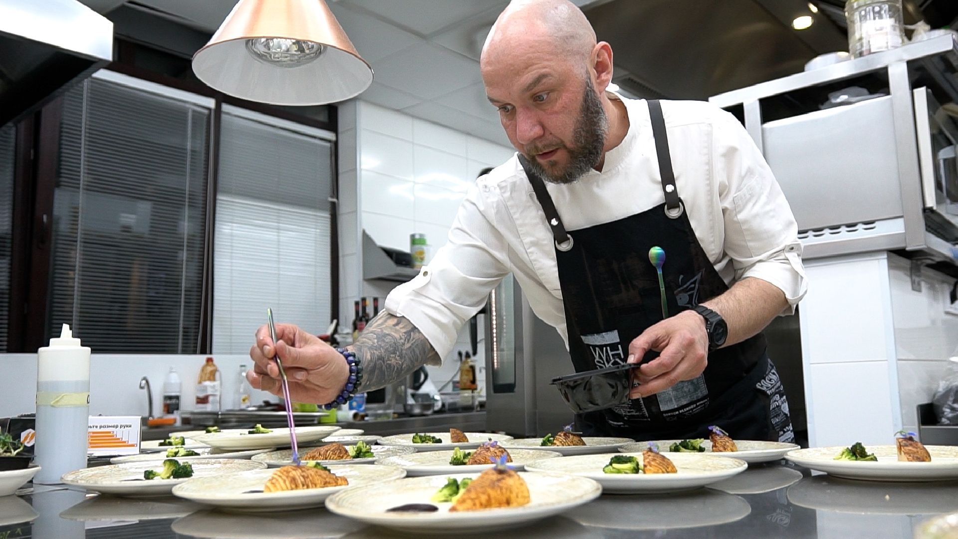 гастро, ужин, гастрономический вечер, Егорьевск, Владимир, Ржев, бабагануш, тартар, лук, сыр, креветки, лосось, чрная смородина, говядина, ягненок, десерт, мильфей, малина, еда,