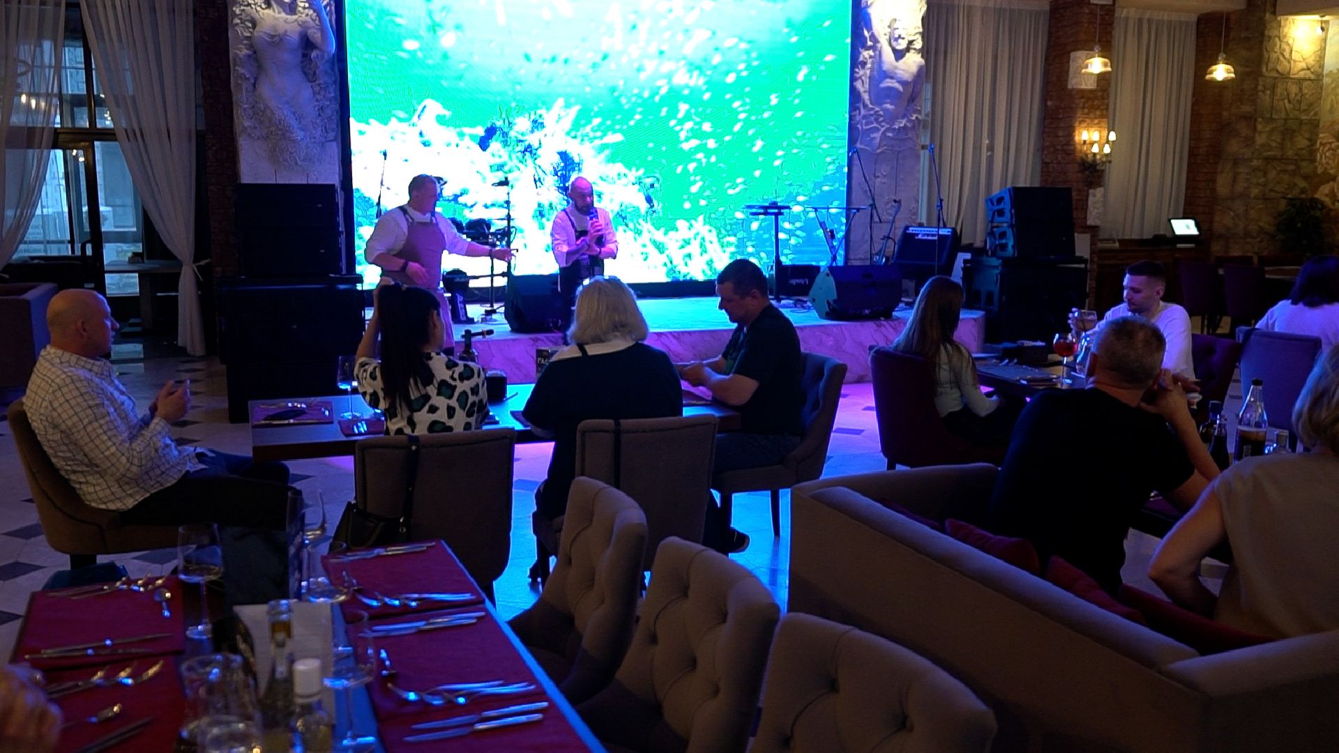 гастро, ужин, гастрономический вечер, Егорьевск, Владимир, Ржев, бабагануш, тартар, лук, сыр, креветки, лосось, чрная смородина, говядина, ягненок, десерт, мильфей, малина, еда,