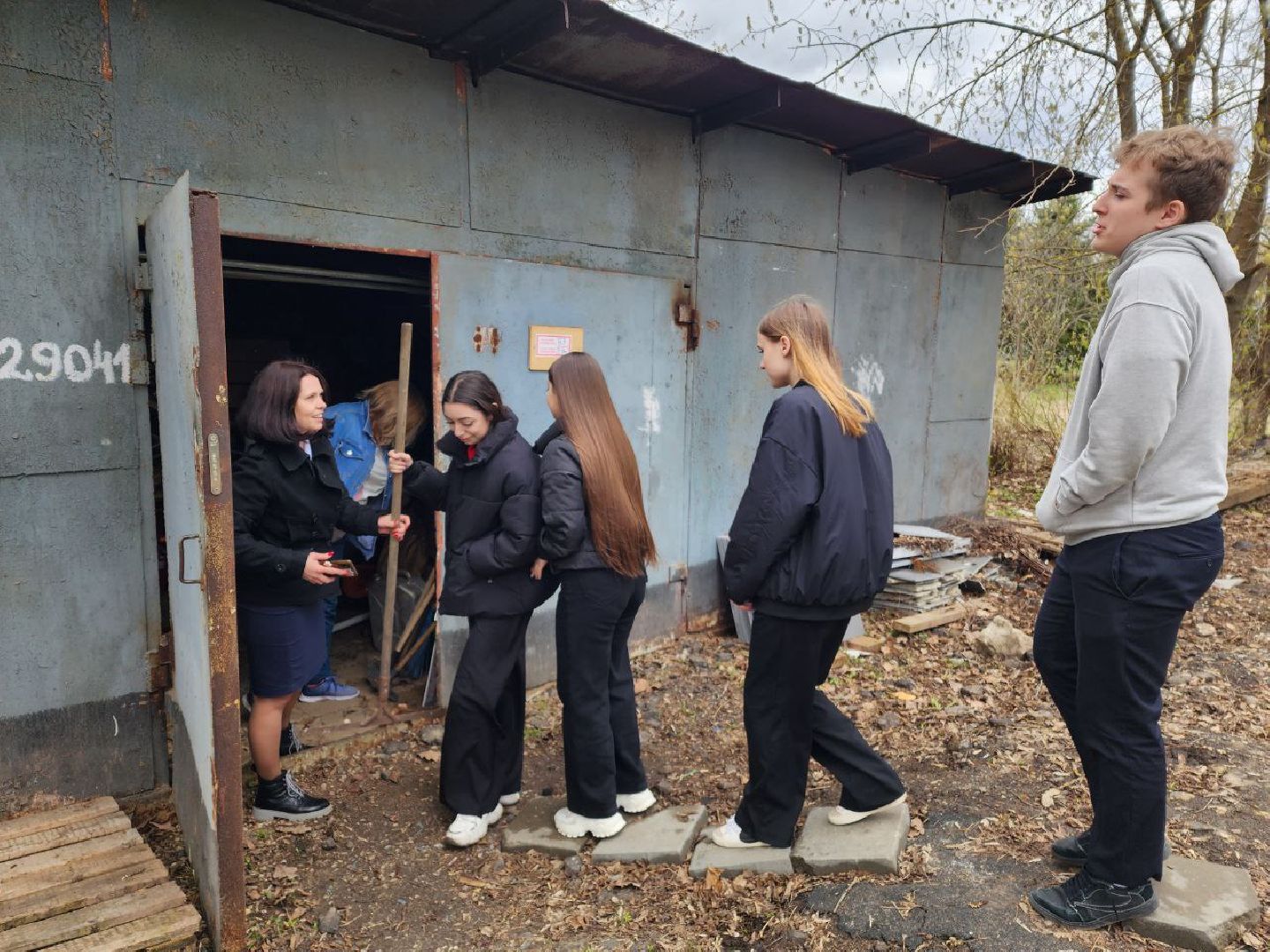 чехов, день добрых дел, школа, подготовка, уборка территории, школьники,