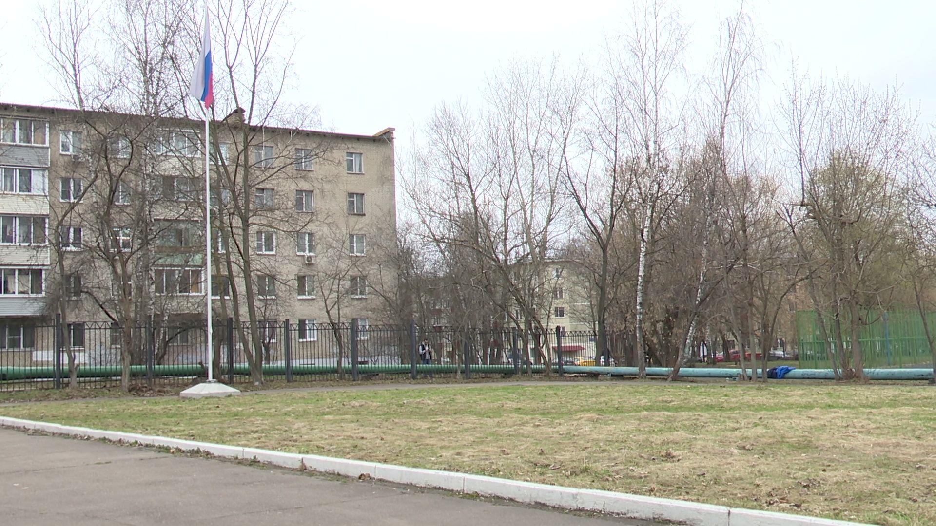 МедиаБанк Подмосковья | Фото репортажи | «Уберем трубы под землю»: более  полутора километров теплотрассы модернизируют в этом году в Реутове