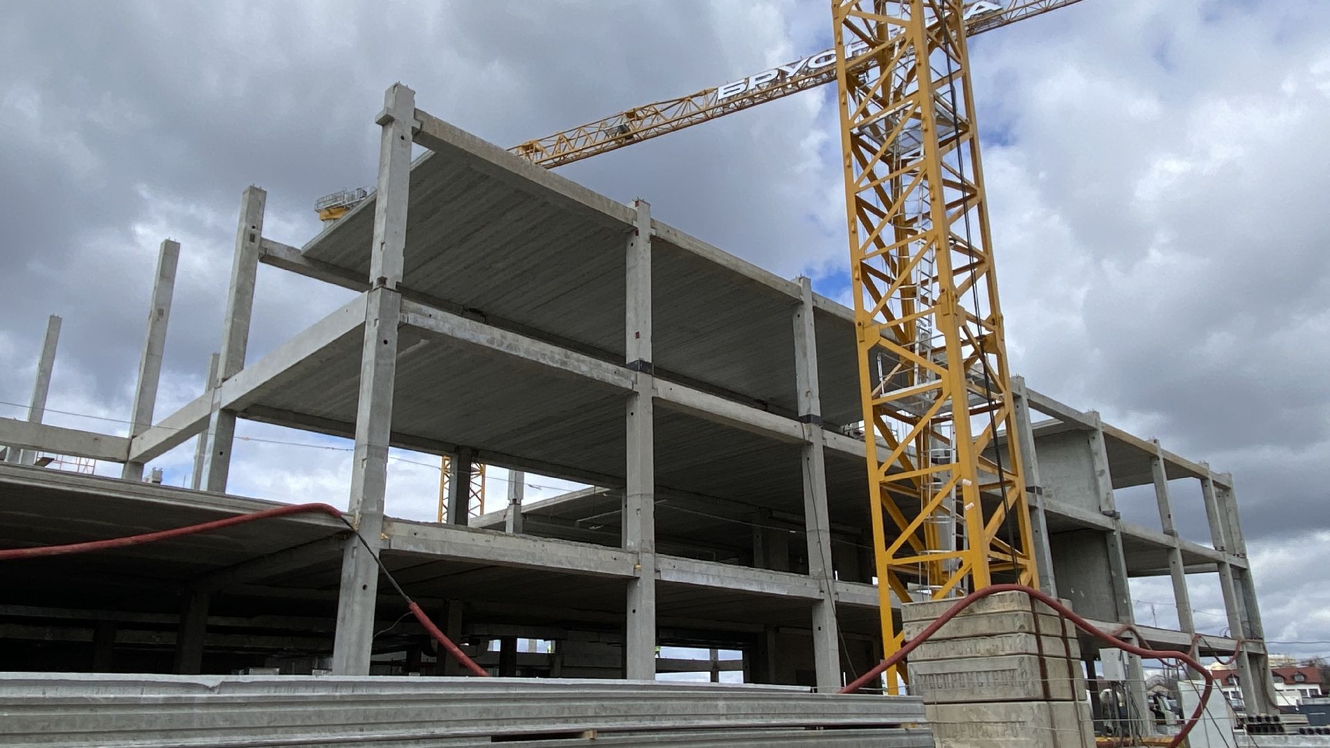 строителтство, строительство школы, школа будущего, Первый квартал, брусника,