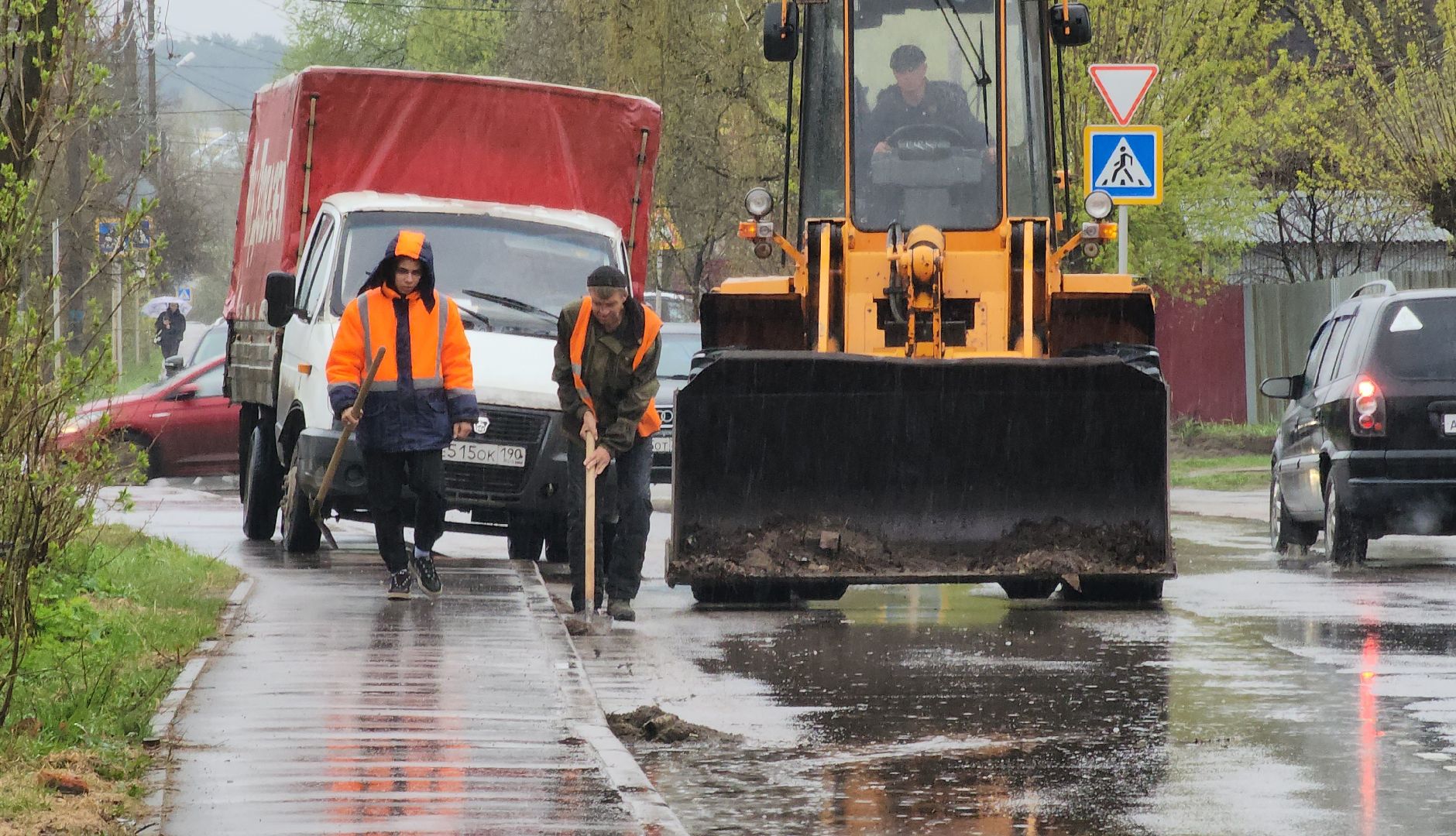 серпухов, комбинат благоустройства, месячник по благоустройству, улица бумажников, улица цеховая, детский сад умка,