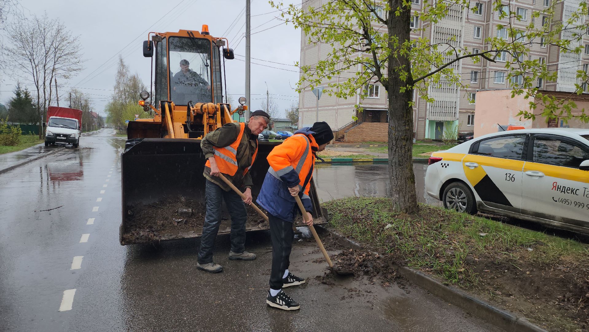 серпухов, комбинат благоустройства, месячник по благоустройству, улица бумажников, улица цеховая, детский сад умка,