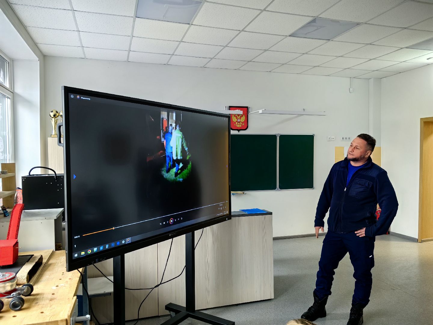 Спасатель, служба 112, безопасность, открытый урок, Центр Гражданской защиты,