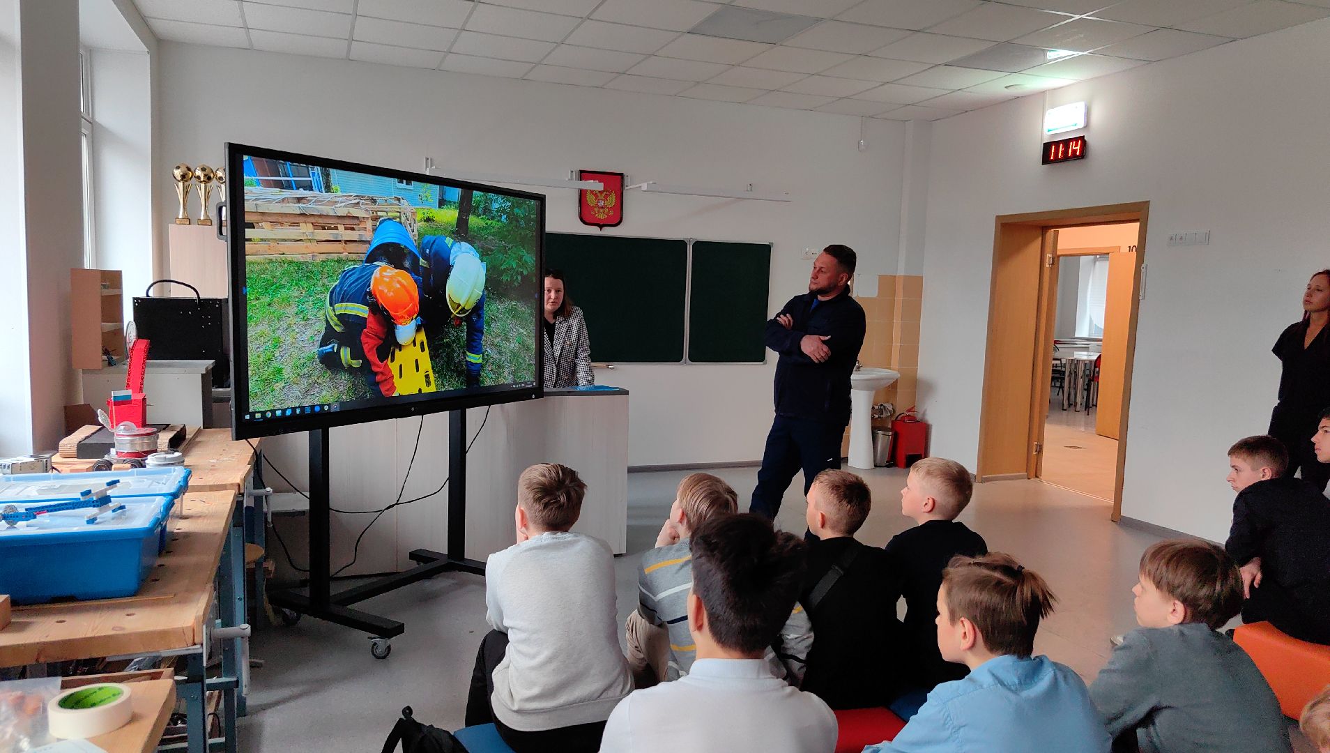 Спасатель, служба 112, безопасность, открытый урок, Центр Гражданской защиты,