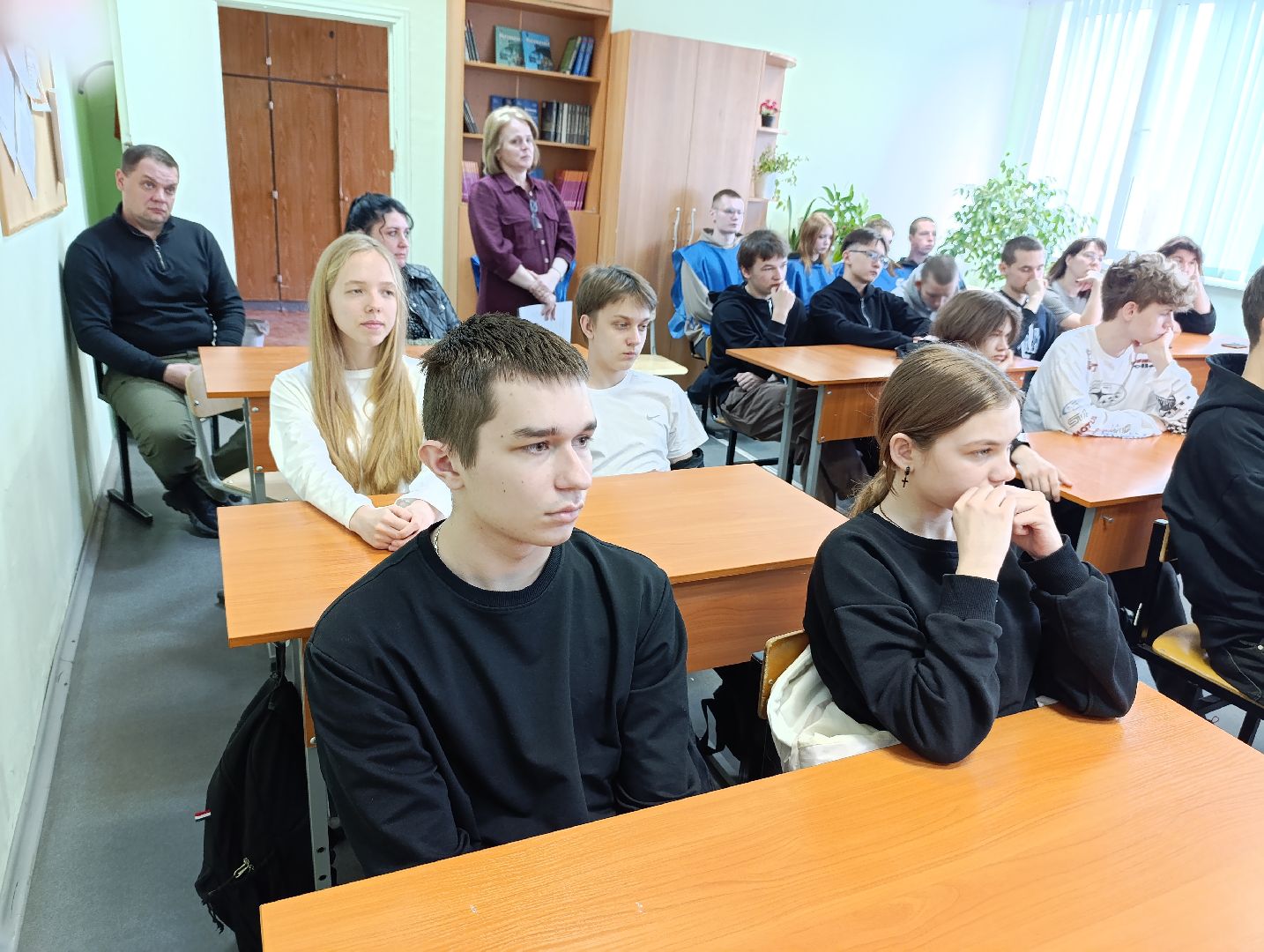 Бронницы, Жуковский, Боец СВО, Встреча бойца со студентами, Окопные свечи, Автомобильно-дорожный колледж,