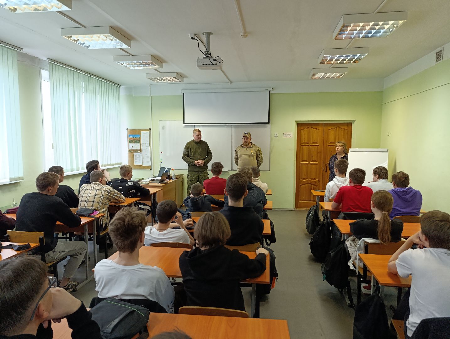 Бронницы, Жуковский, Боец СВО, Встреча бойца со студентами, Окопные свечи, Автомобильно-дорожный колледж,