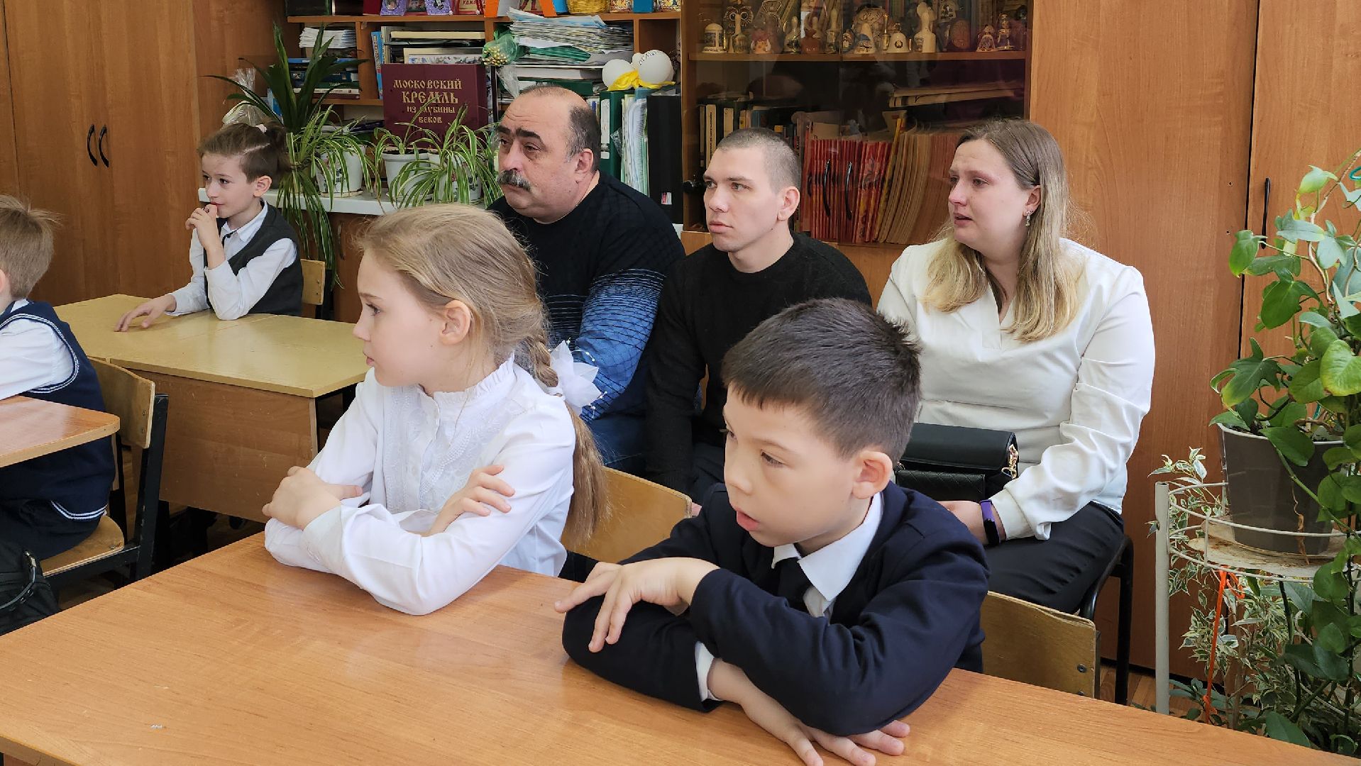 красногорск, парта героя, лицей 4,