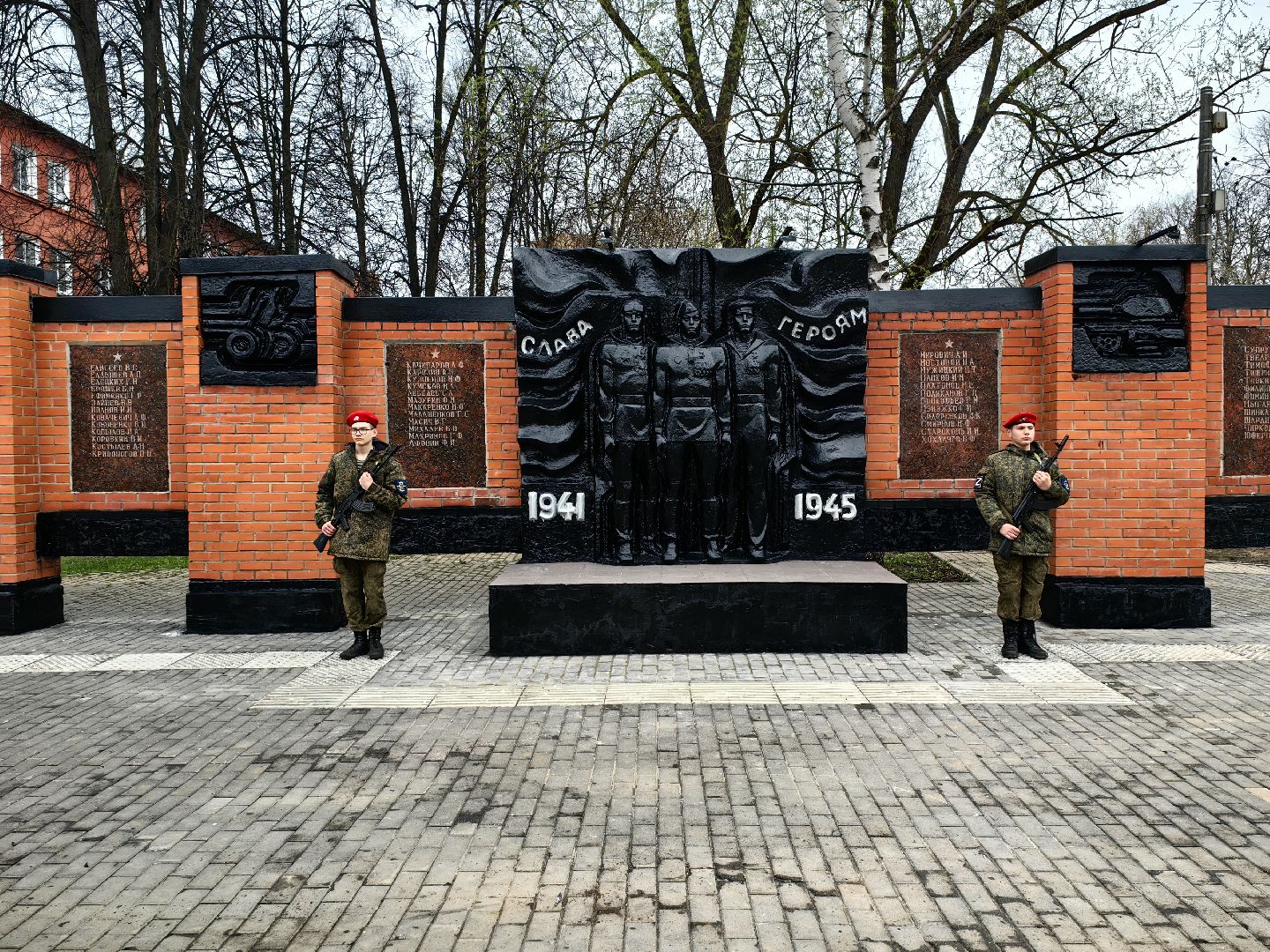 битва за москву, подвиг, возложение цветов, юнармия, монумент,