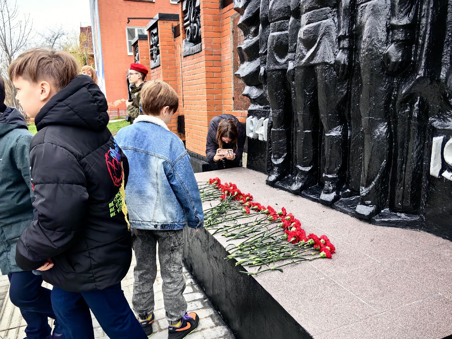 битва за москву, подвиг, возложение цветов, юнармия, монумент,