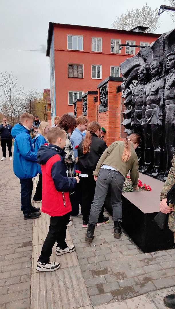 битва за москву, подвиг, возложение цветов, юнармия, монумент,