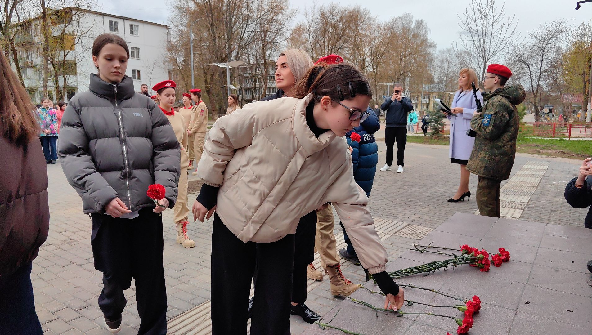 битва за москву, подвиг, возложение цветов, юнармия, монумент,