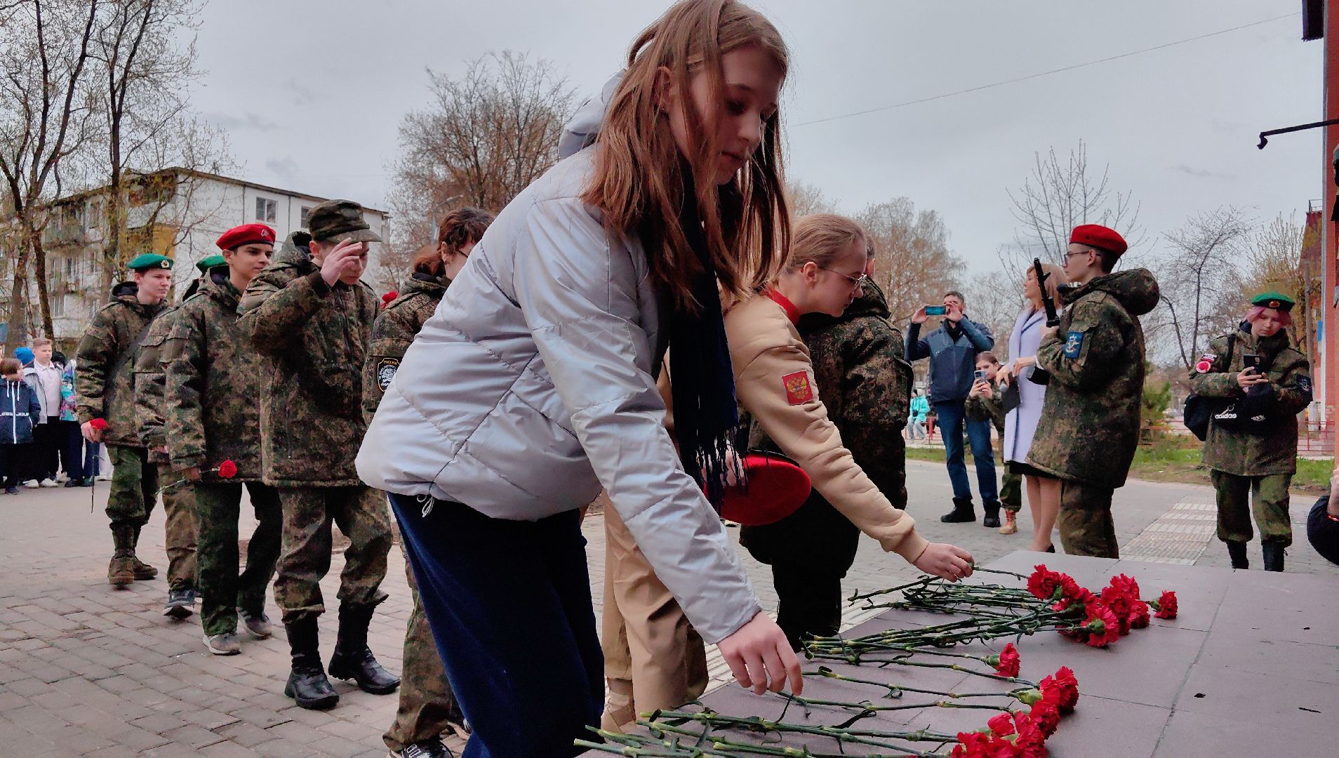 битва за москву, подвиг, возложение цветов, юнармия, монумент,