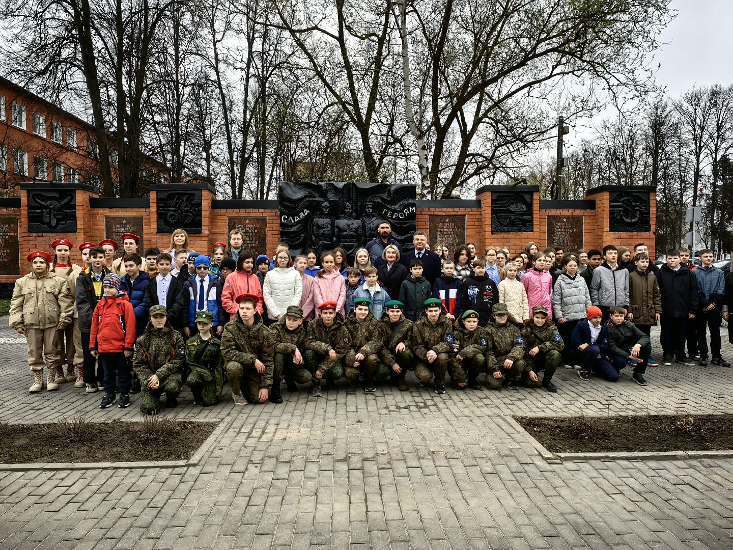 битва за москву, подвиг, возложение цветов, юнармия, монумент,