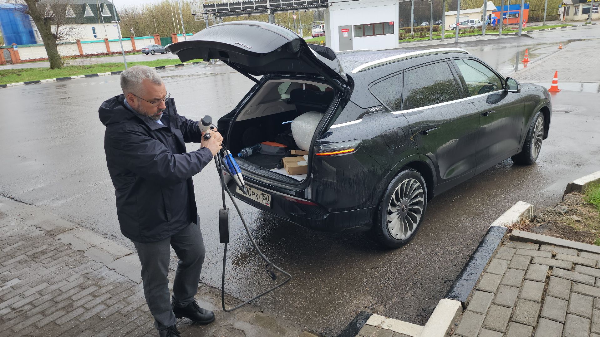 серпухов, гибридный электроавтомобиль, зарядные станции, транспорт, депутат-эколог,