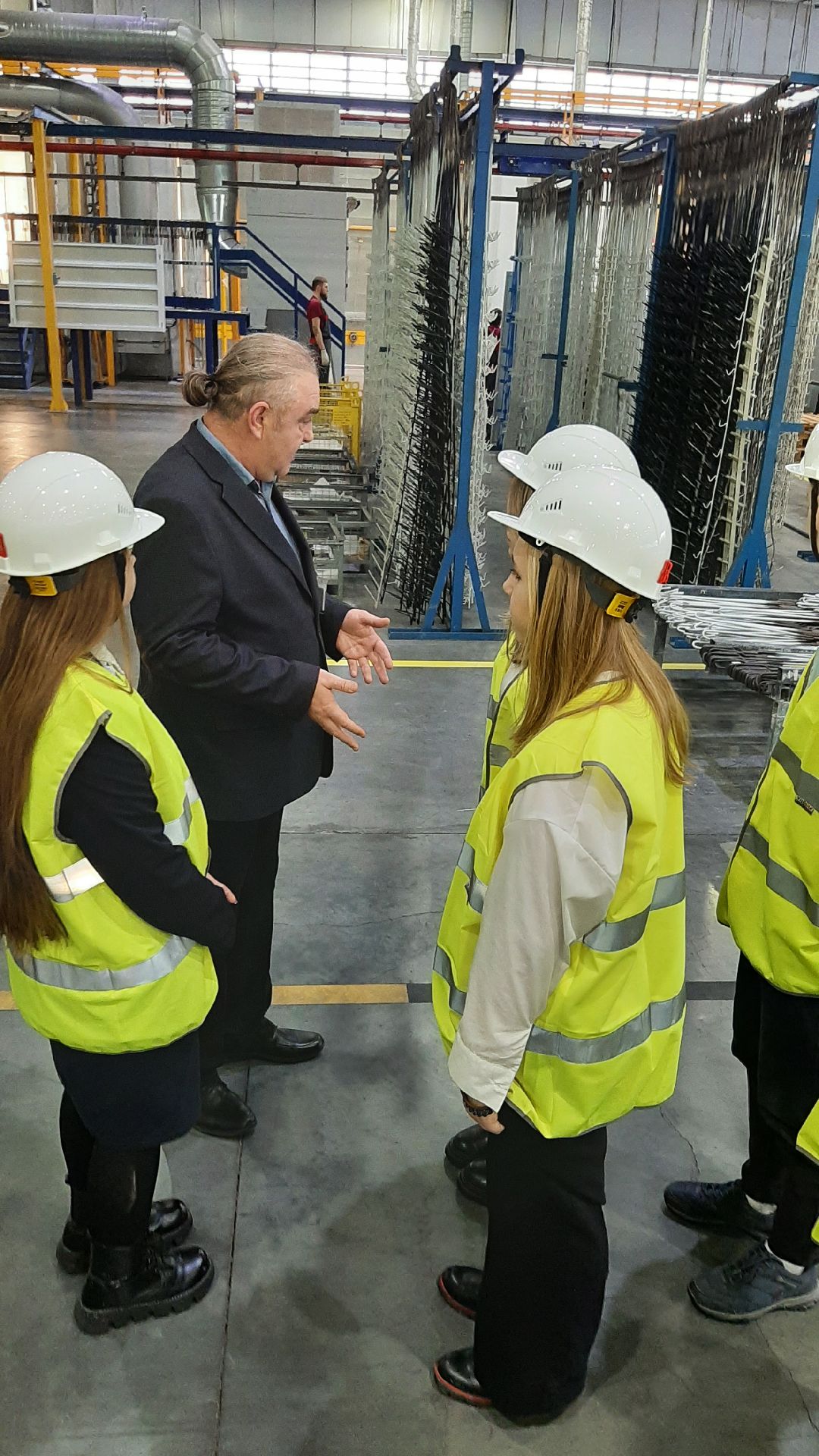 завод, лифты, студенты, импортозамещение,