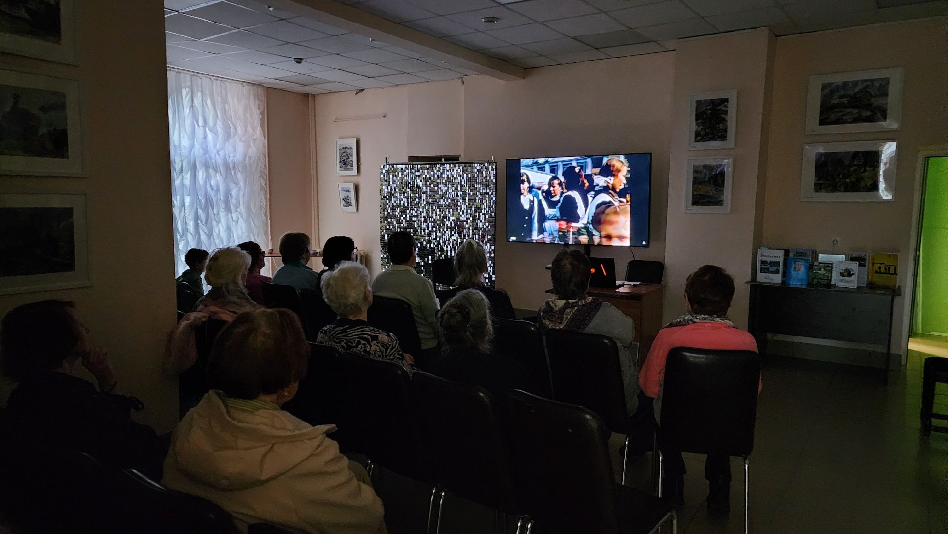 ретро, фильм, кыш и два портфеля, библиотека, протвино,