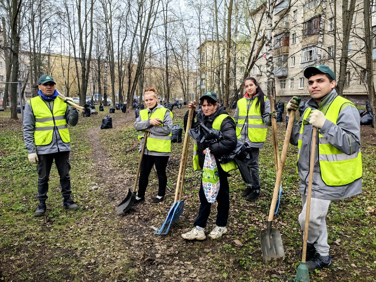 уборка дворов, служба благоустройства, листва, дороги, день труда московской области,